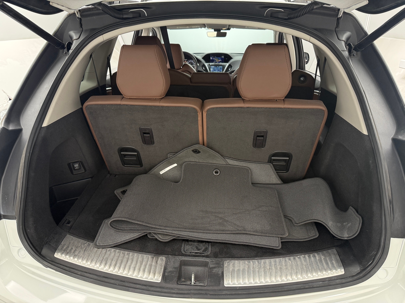 Thumbnail: 2017 Acura MDX - 6