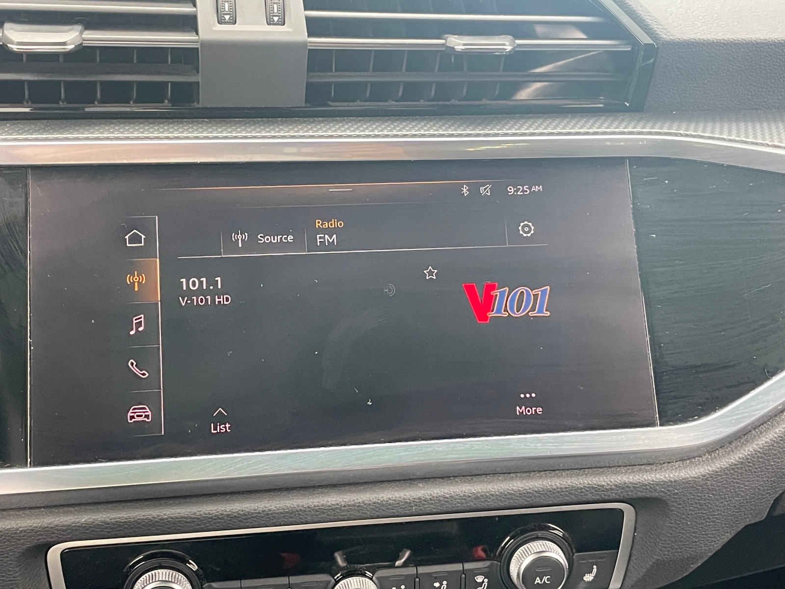 Thumbnail: 2021 Audi Q3 - 3