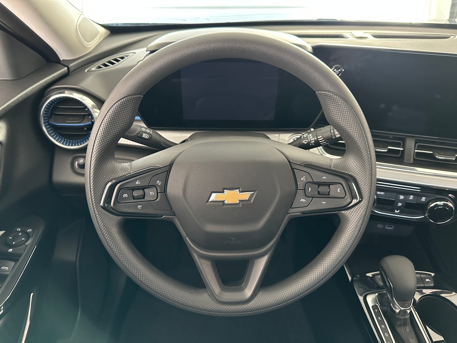 Thumbnail: 2025 Chevrolet Trax - 5