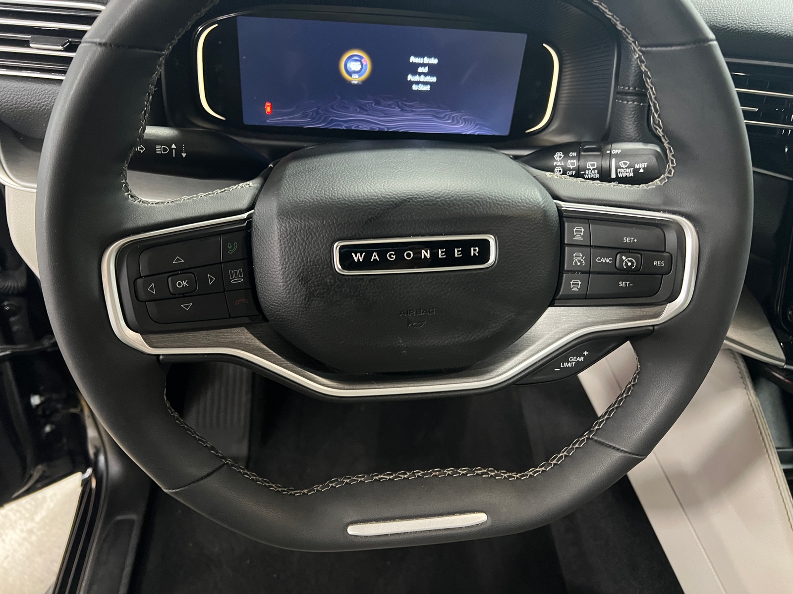 Thumbnail: 2025 Jeep Wagoneer - 4