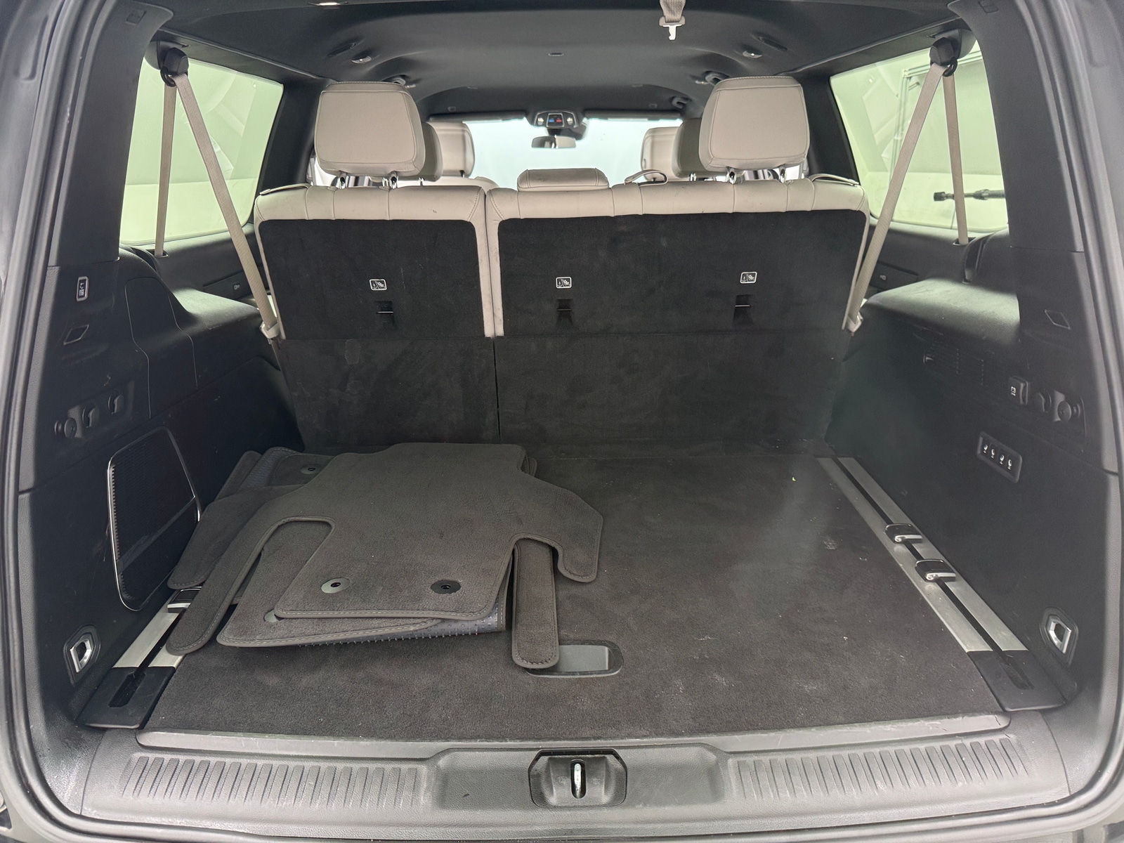 Thumbnail: 2025 Jeep Wagoneer - 6