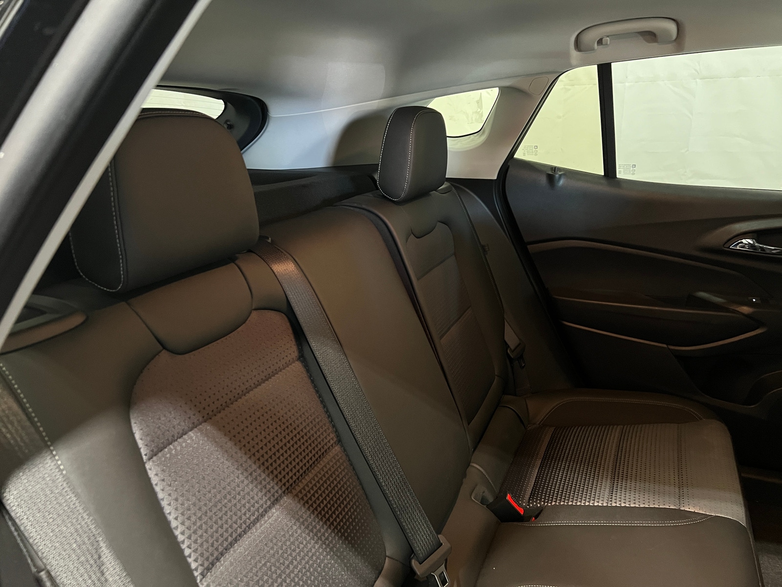 Thumbnail: 2025 Chevrolet Trax - 6