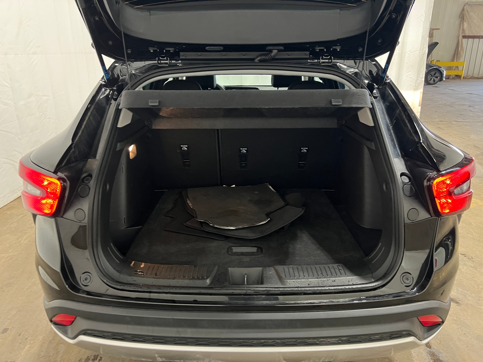 Thumbnail: 2025 Chevrolet Trax - 7