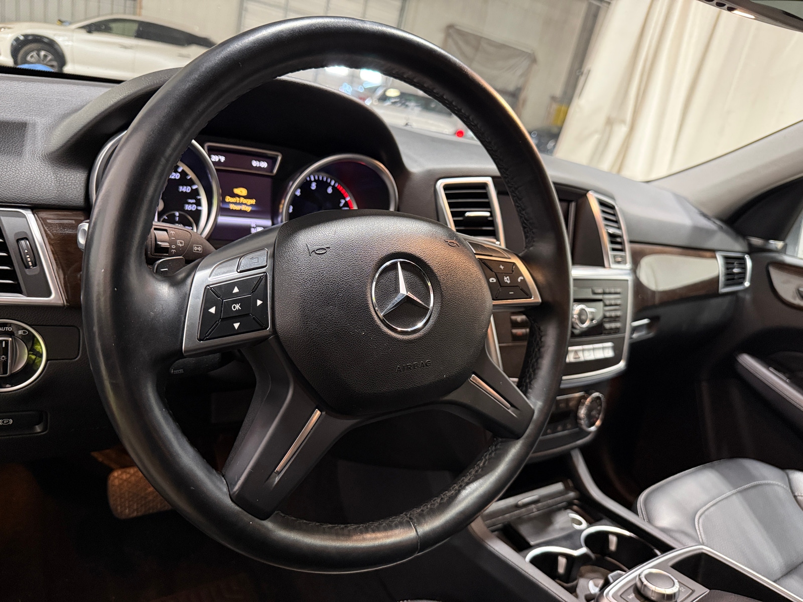 Thumbnail: 2013 Mercedes-Benz M-Class - 4