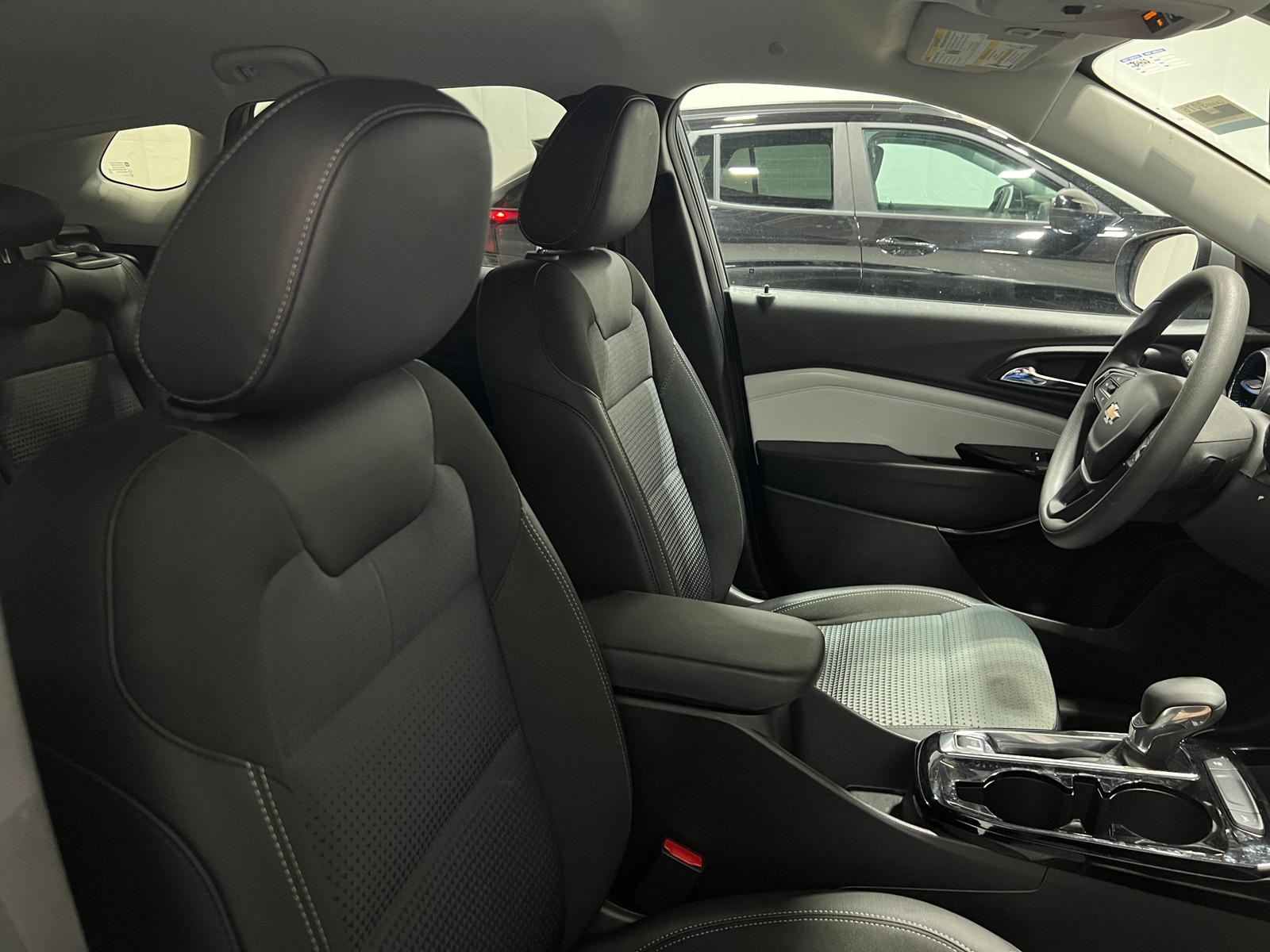 Thumbnail: 2025 Chevrolet Trax - 2