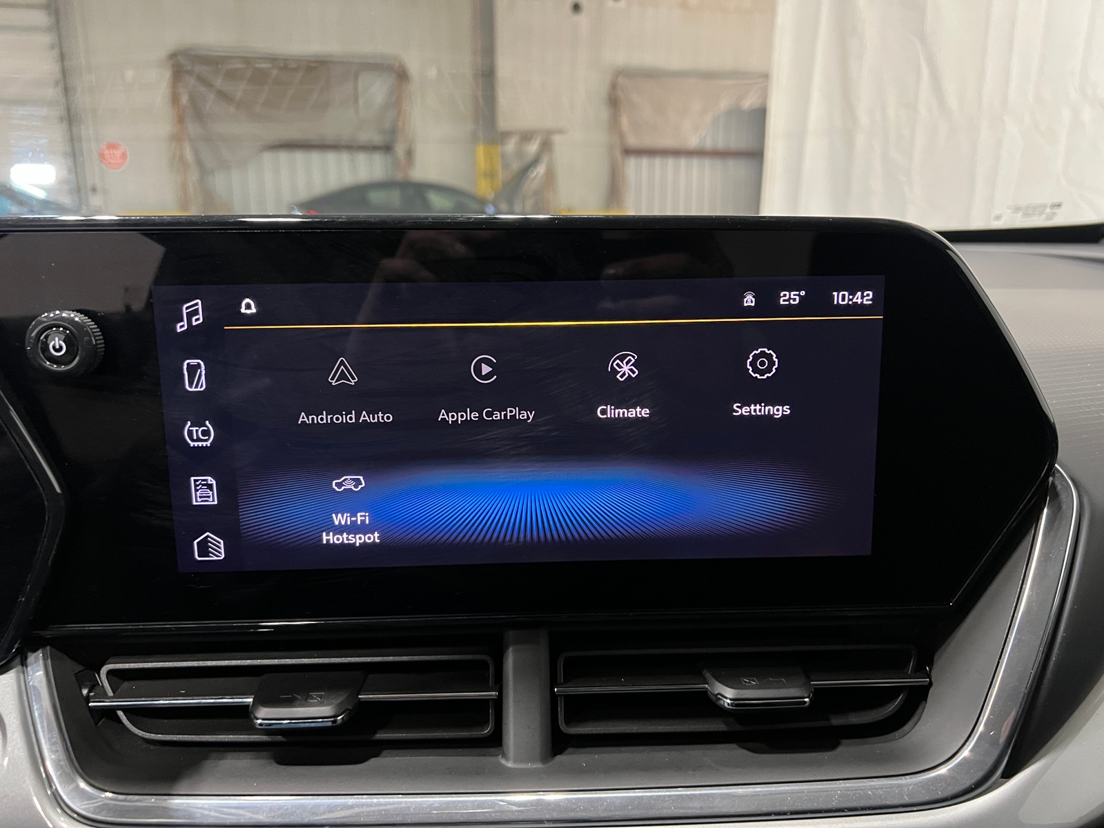 Thumbnail: 2025 Chevrolet Trax - 4