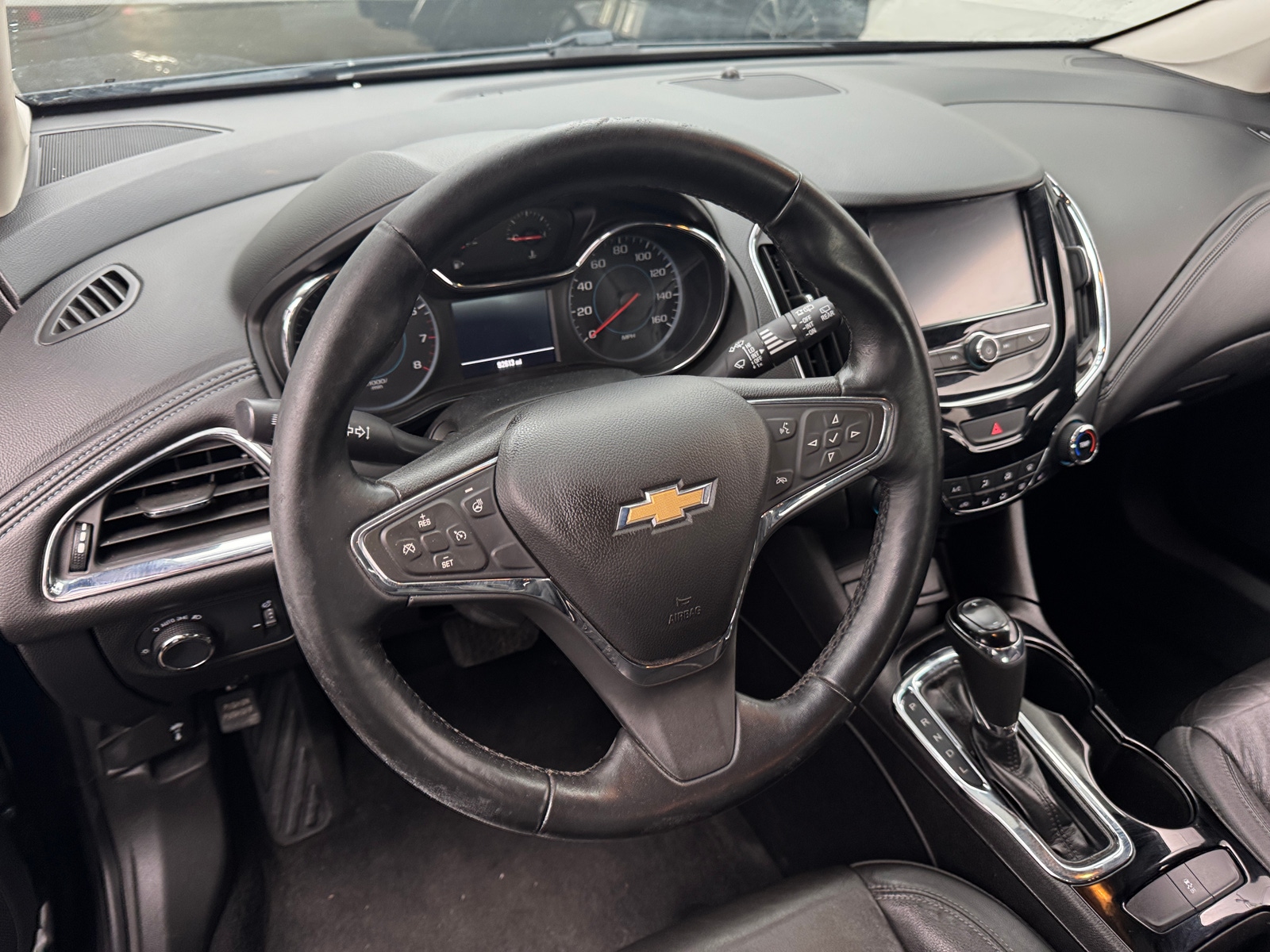 Thumbnail: 2018 Chevrolet Cruze - 4