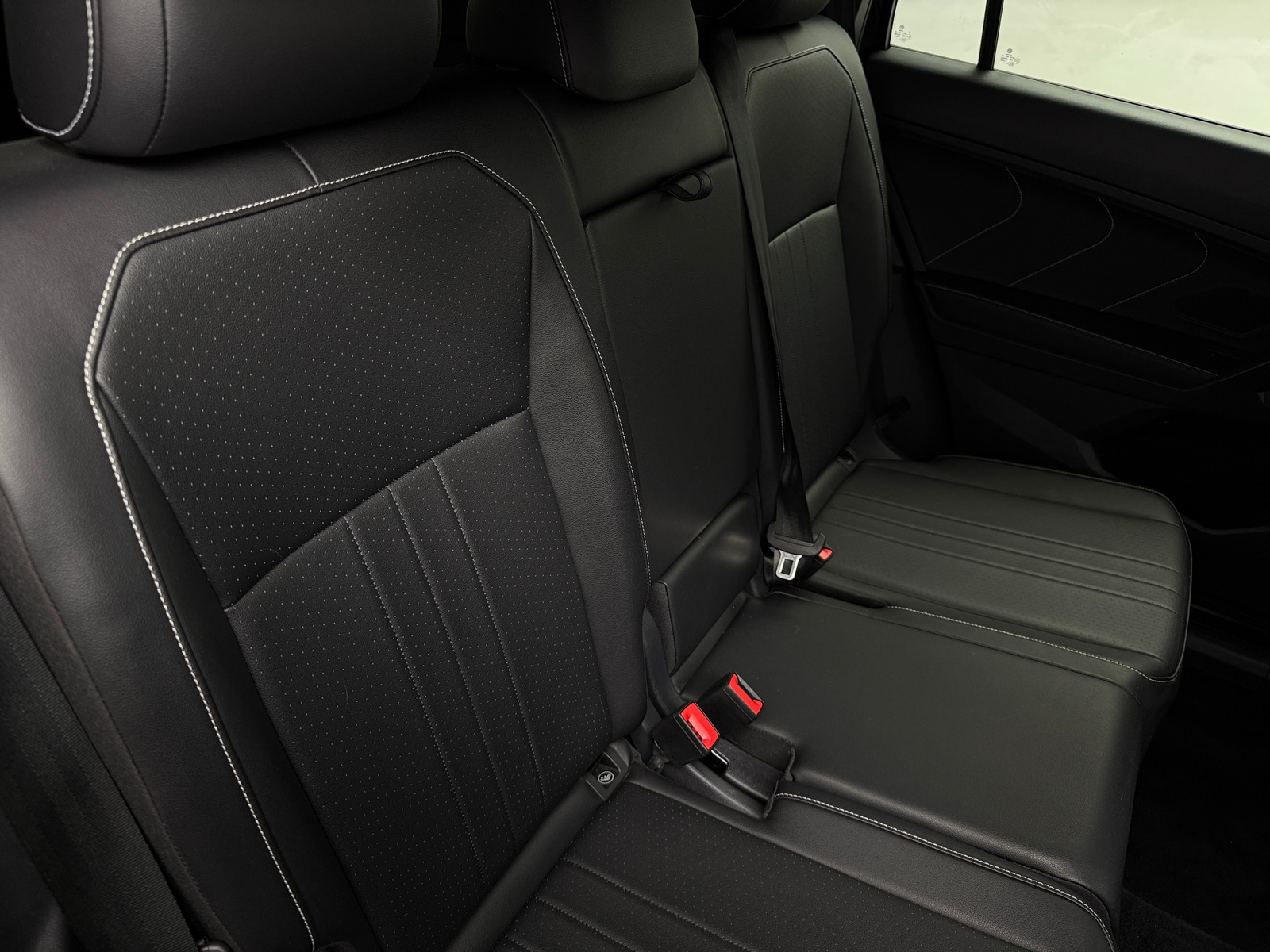 Thumbnail: 2022 Volkswagen Tiguan - 5