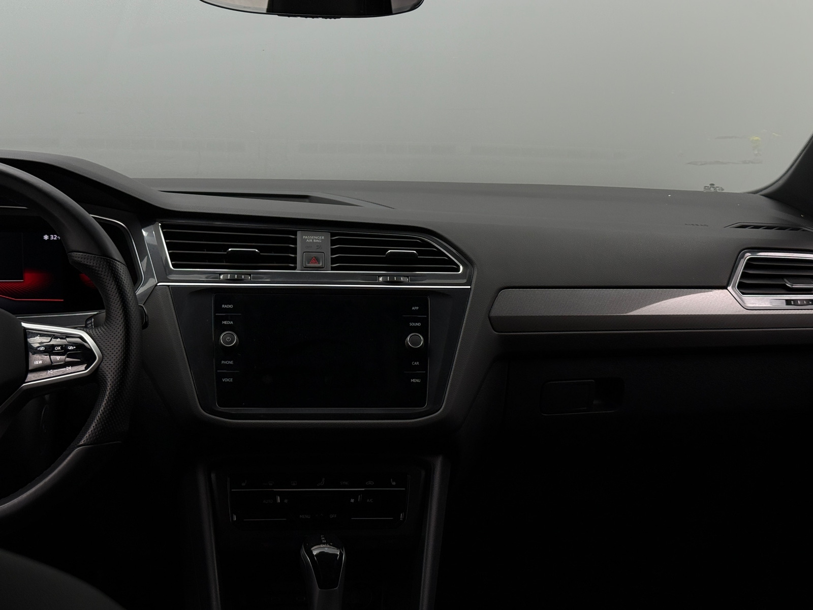 Thumbnail: 2022 Volkswagen Tiguan - 2