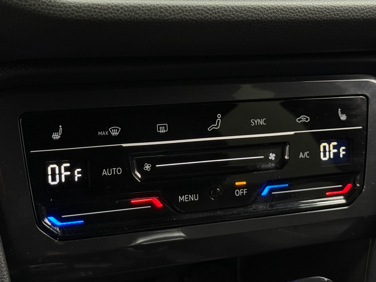 Thumbnail: 2022 Volkswagen Tiguan - 3