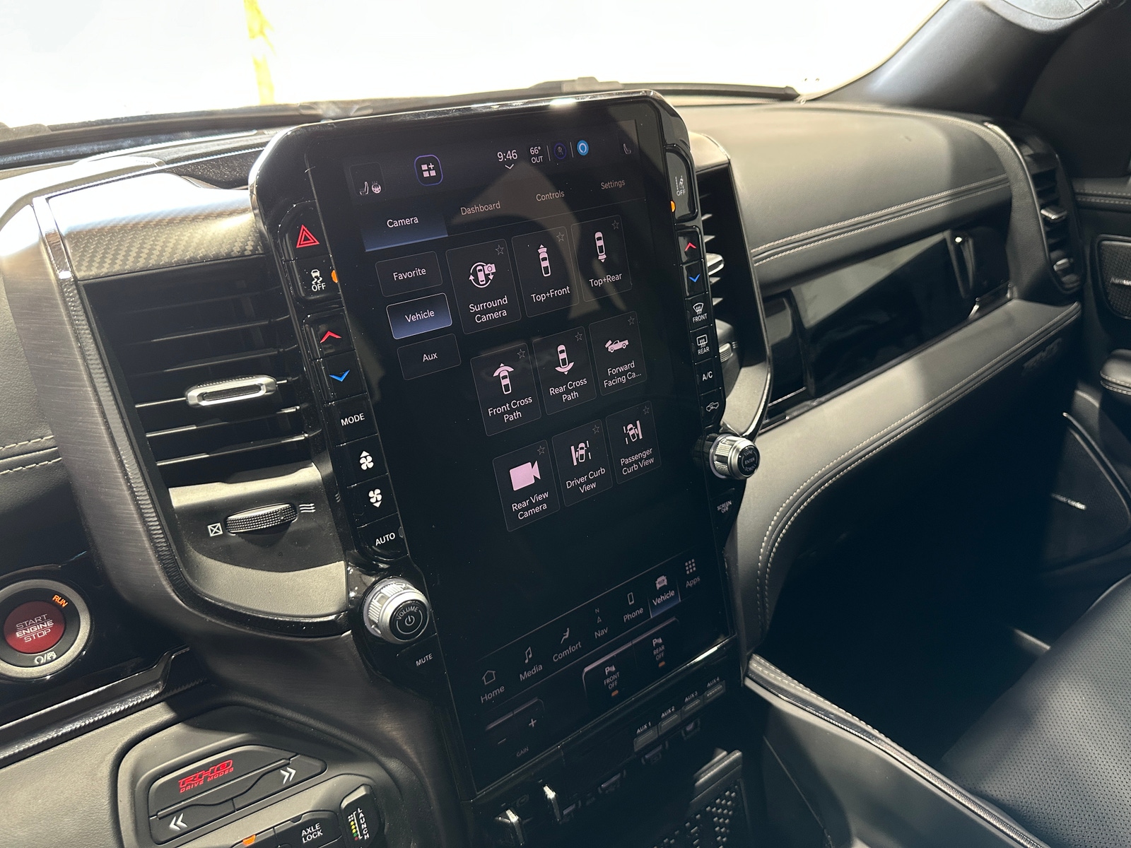 Thumbnail: 2025 RAM 1500 - 3