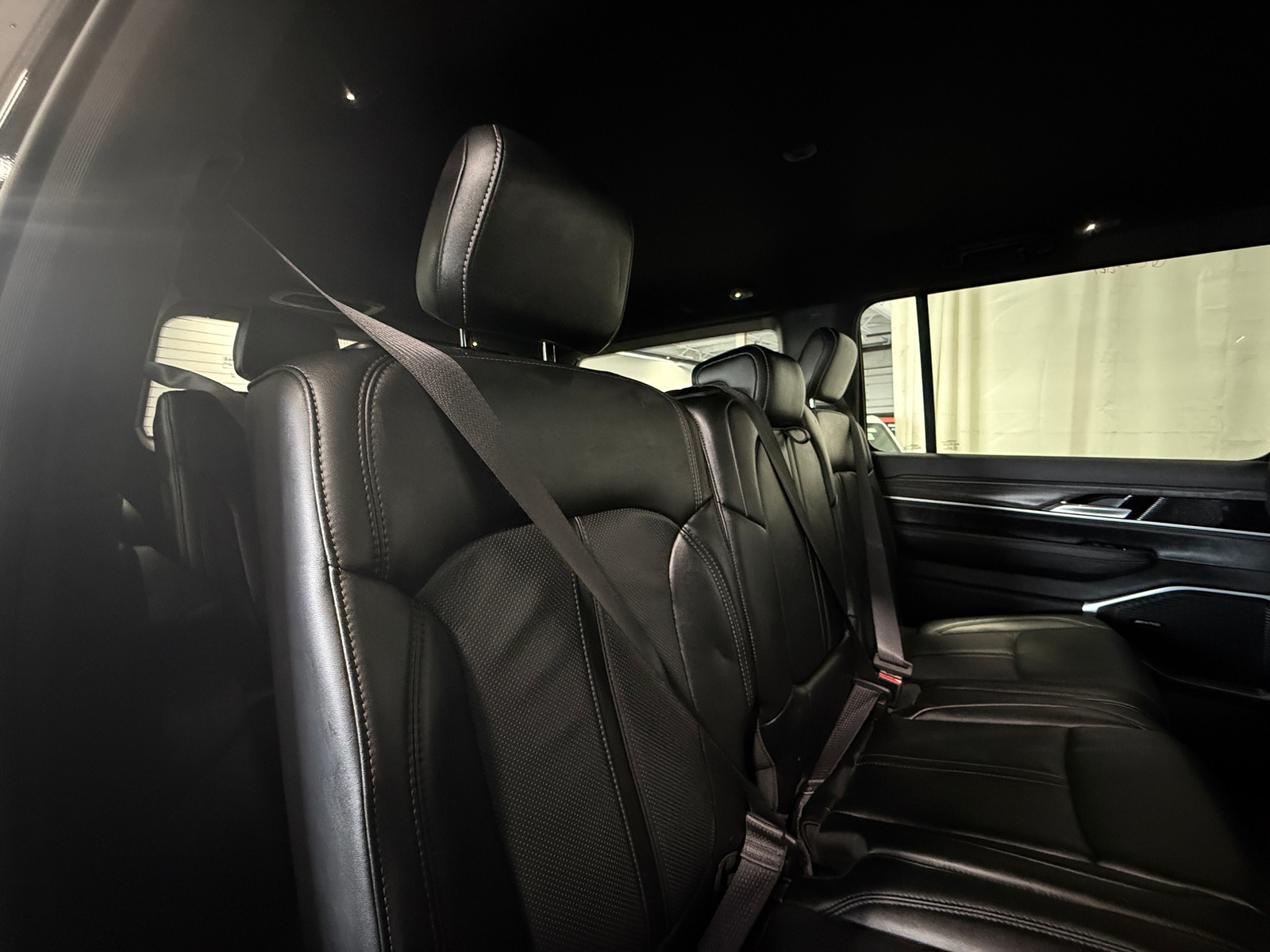 Thumbnail: 2024 Jeep Wagoneer - 5