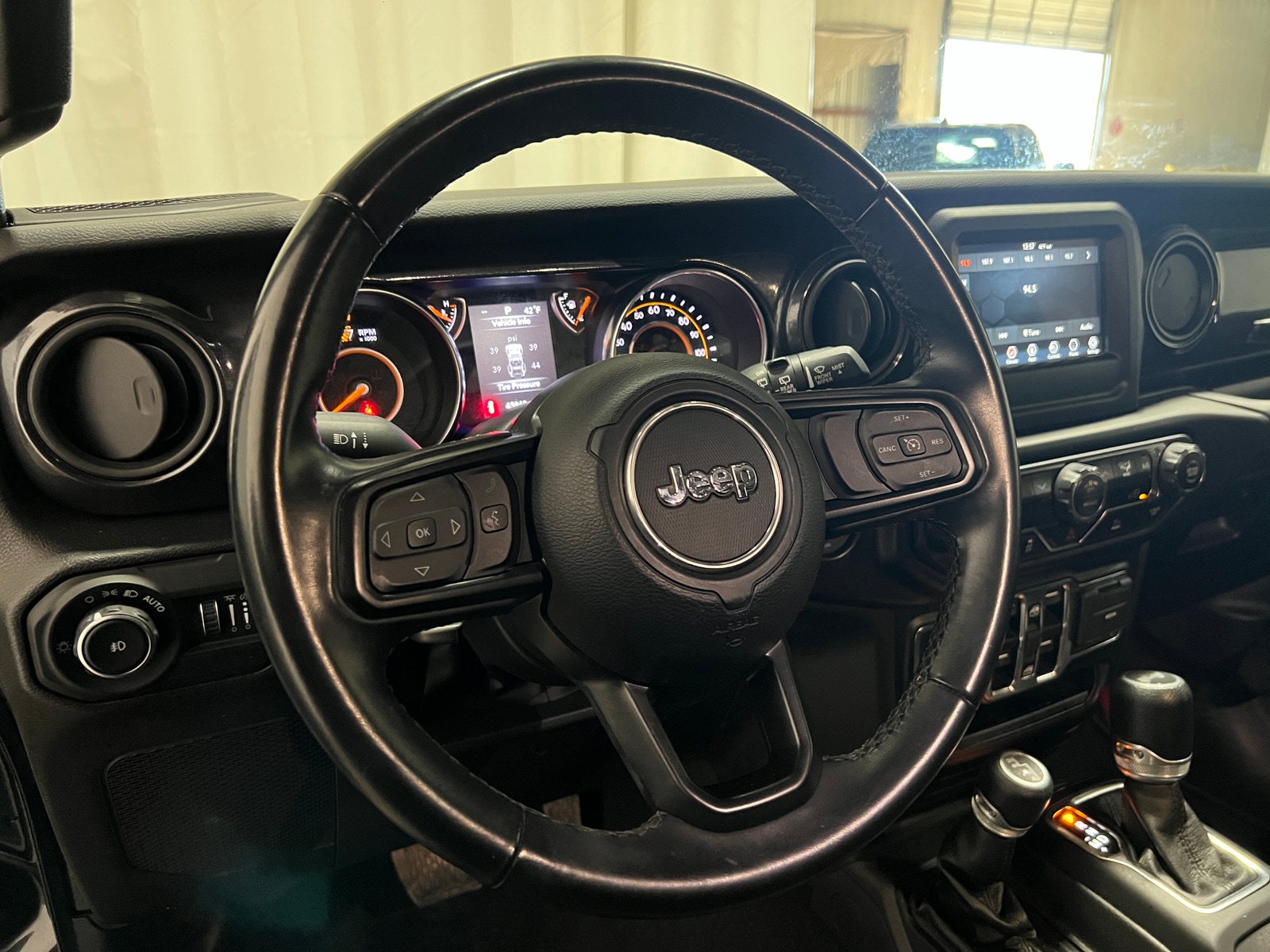 Thumbnail: 2022 Jeep Wrangler - 5