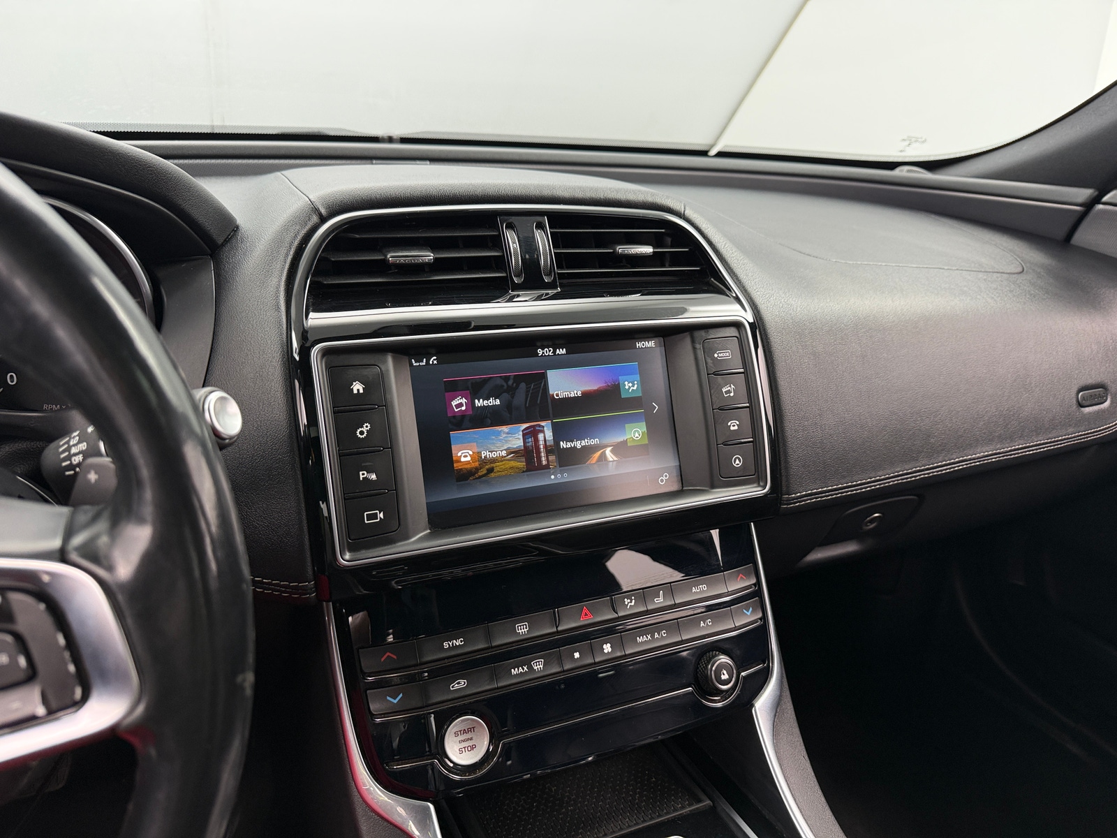 Thumbnail: 2017 Jaguar XE - 3