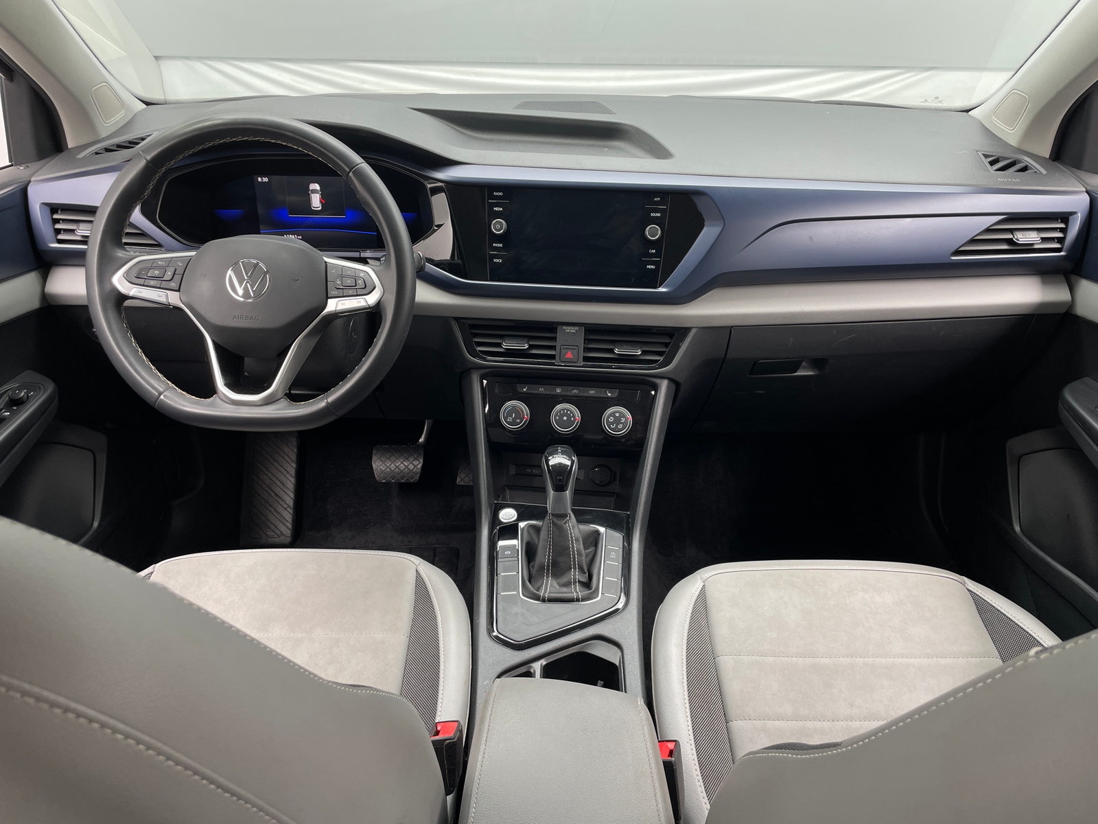 Thumbnail: 2023 Volkswagen Taos - 3