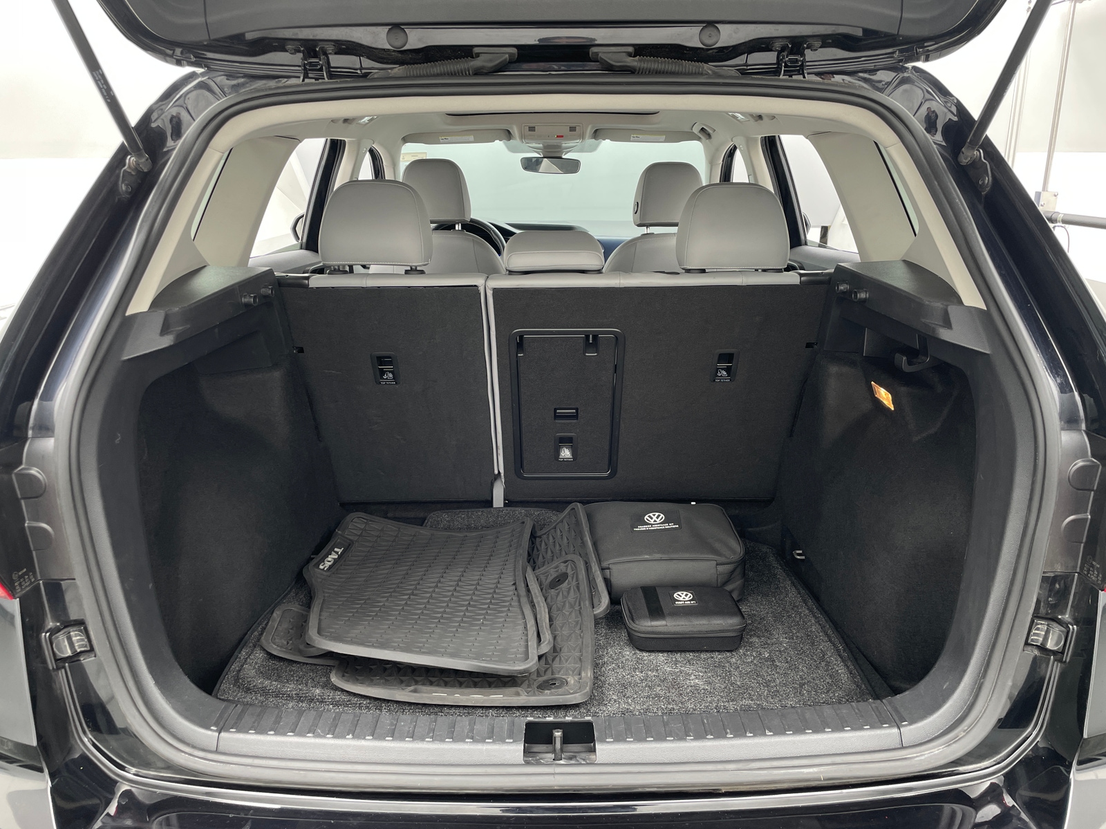 Thumbnail: 2023 Volkswagen Taos - 7