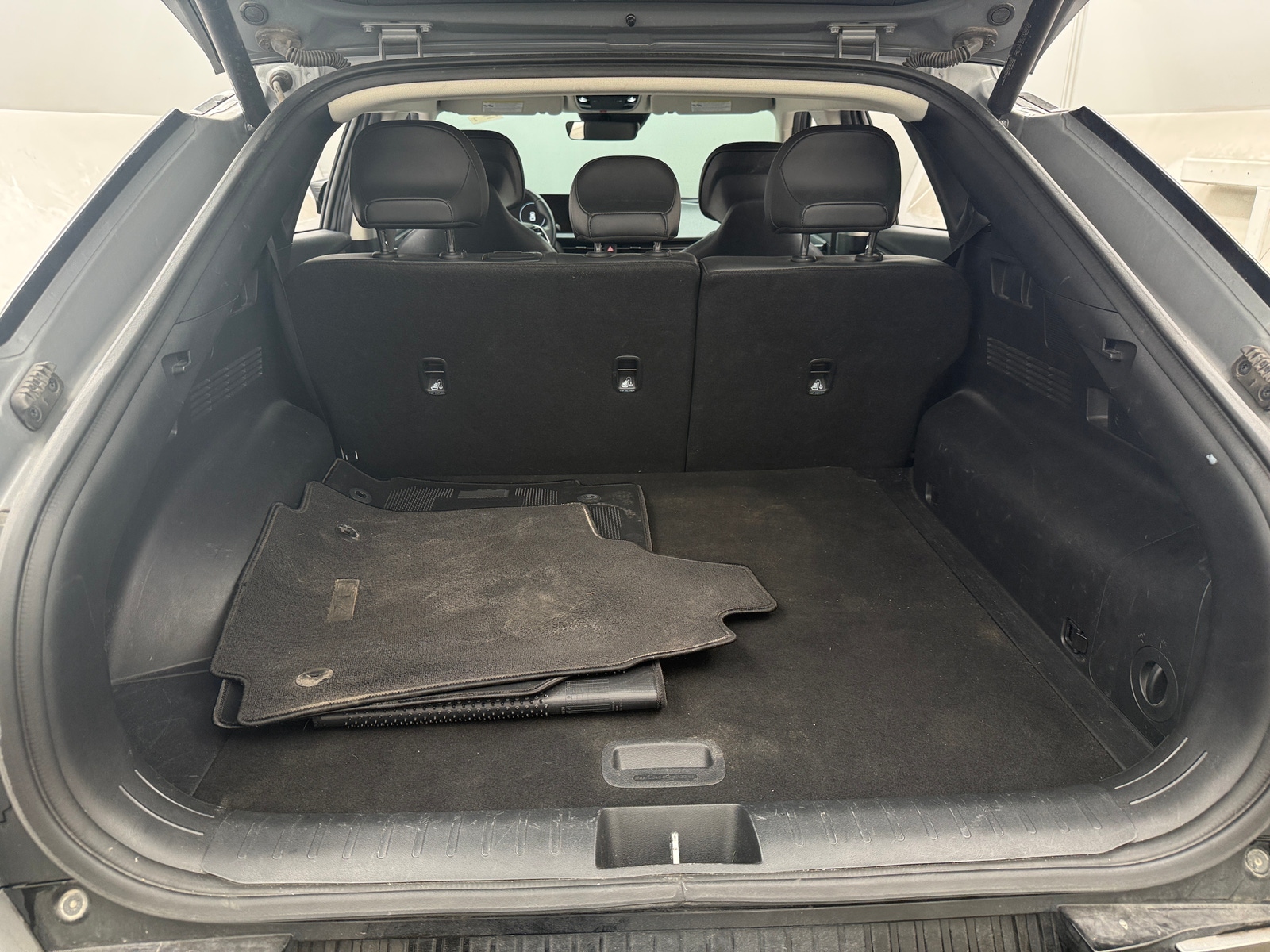 Thumbnail: 2022 Kia EV6 - 6