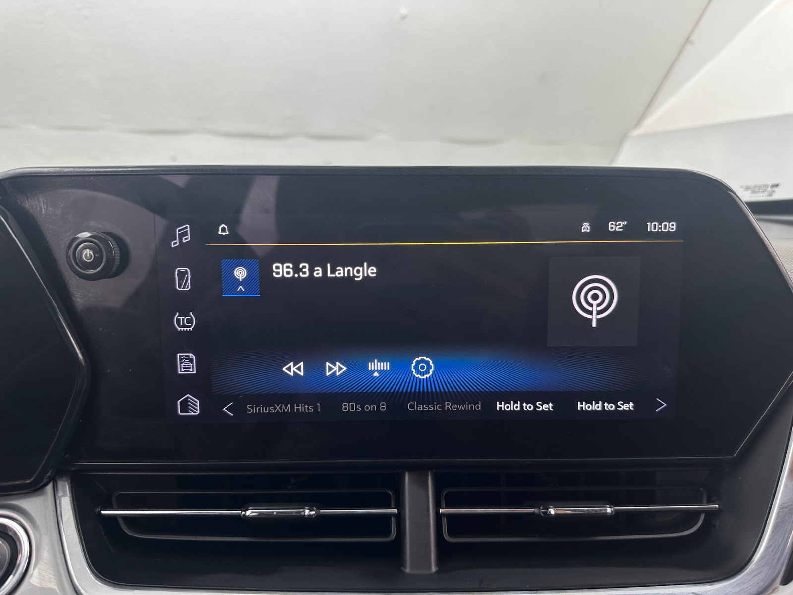 Thumbnail: 2025 Chevrolet Trax - 4