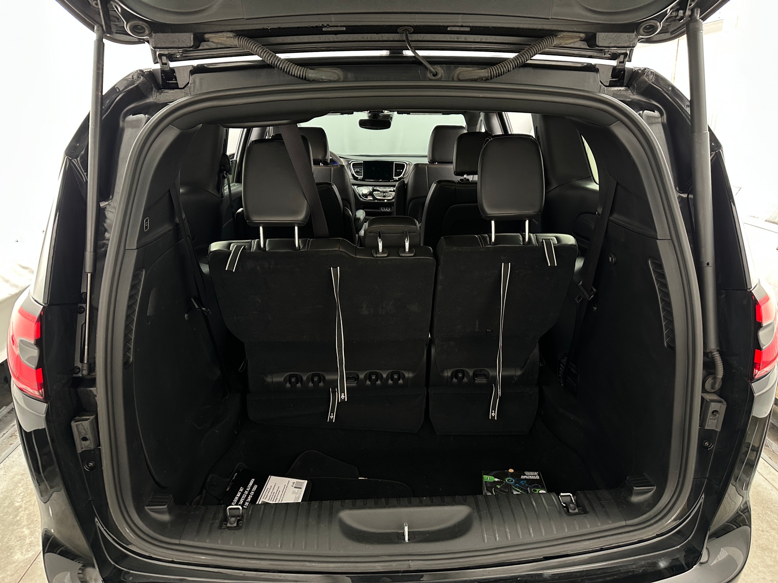 Thumbnail: 2025 Chrysler Pacifica - 6