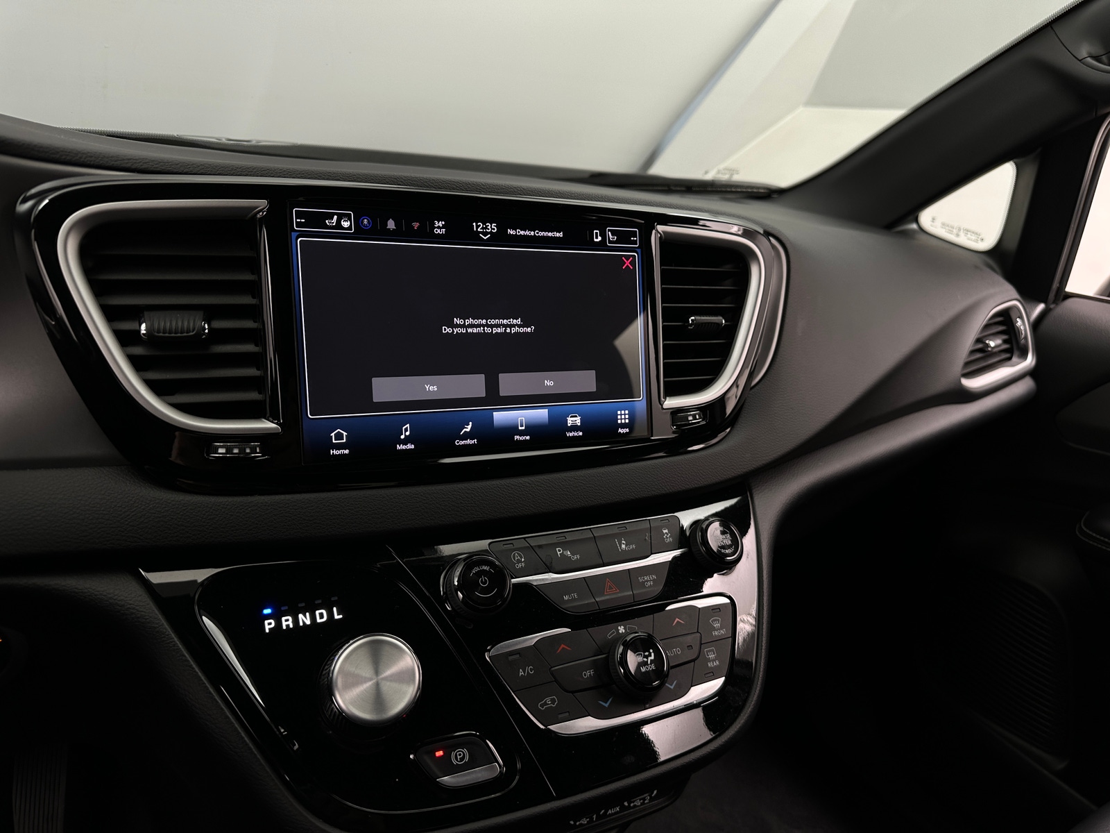 Thumbnail: 2025 Chrysler Pacifica - 3