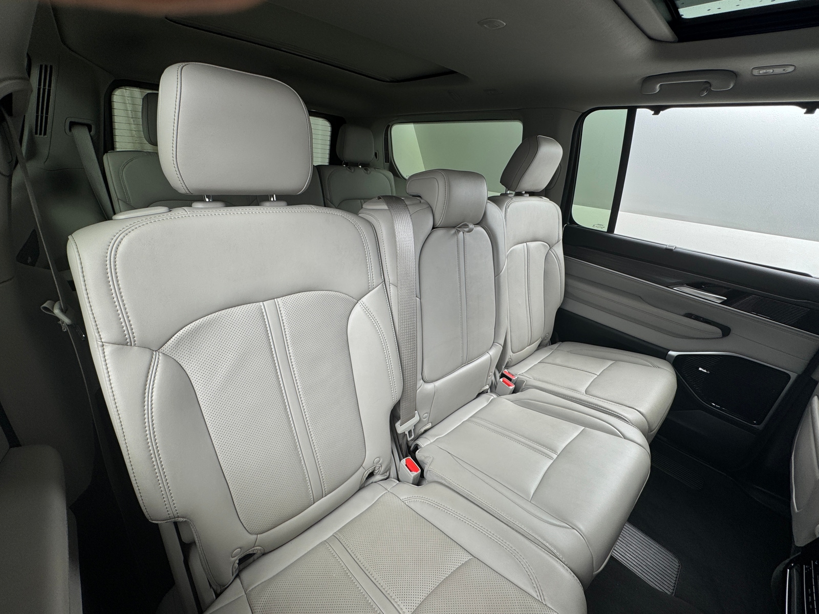 Thumbnail: 2023 Jeep Wagoneer - 5