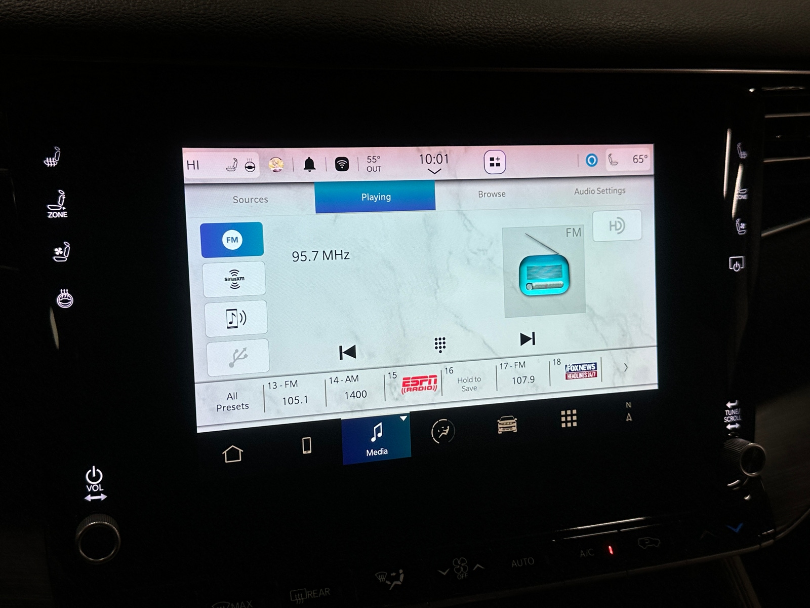 Thumbnail: 2023 Jeep Wagoneer - 3