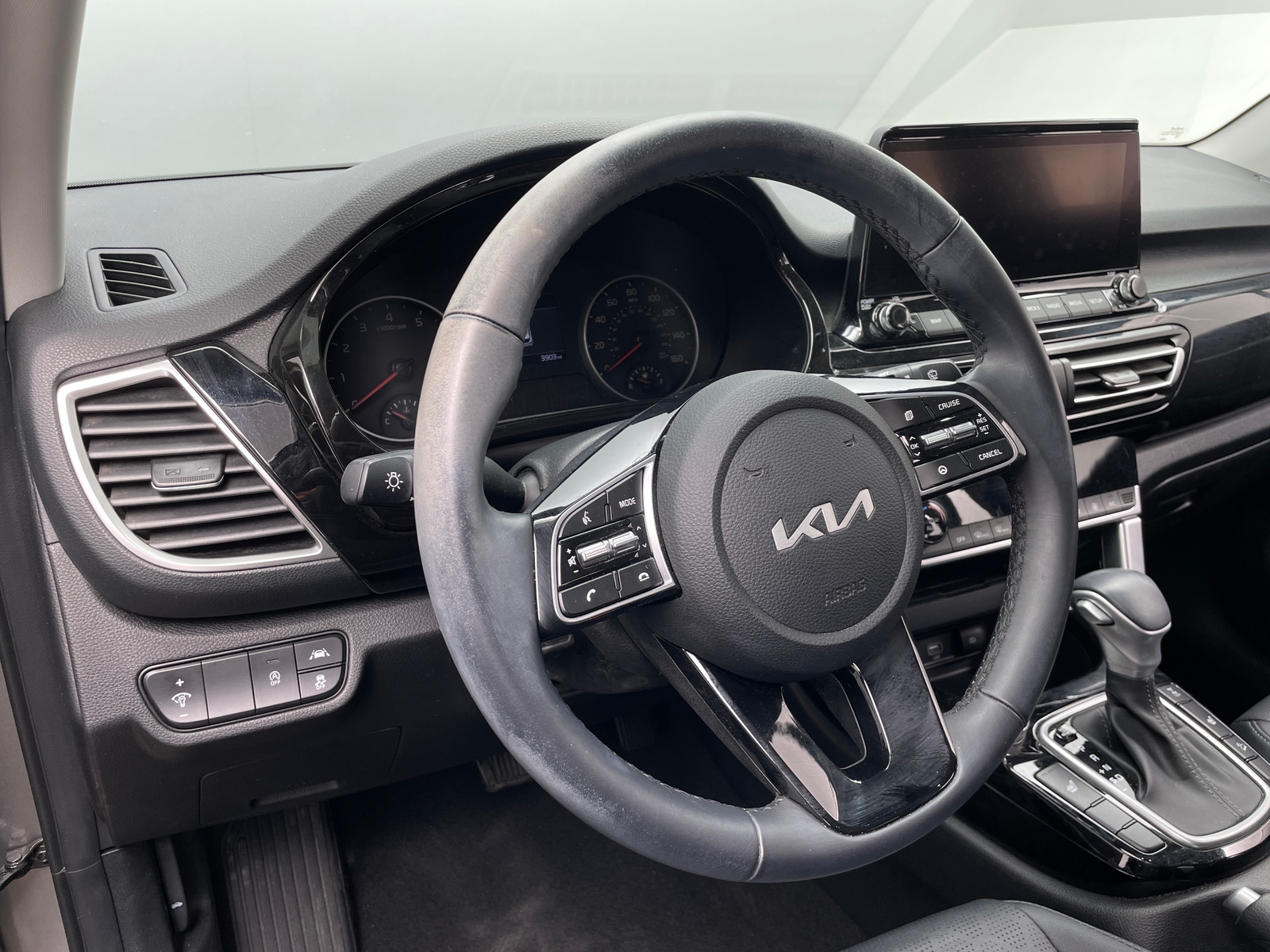 Thumbnail: 2022 Kia Seltos - 4