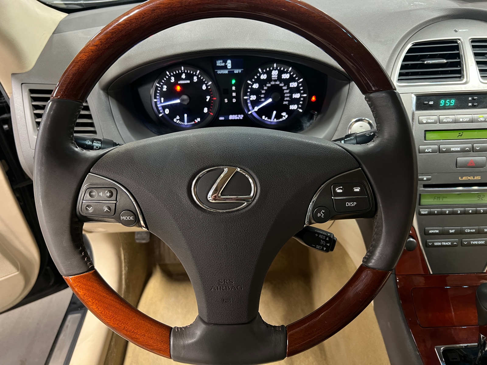 Thumbnail: 2010 Lexus ES - 4