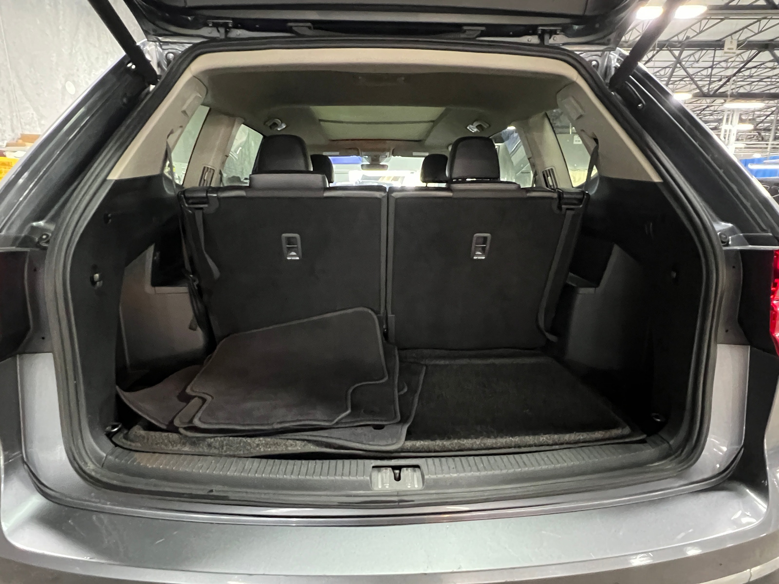 Thumbnail: 2018 Volkswagen Atlas - 6