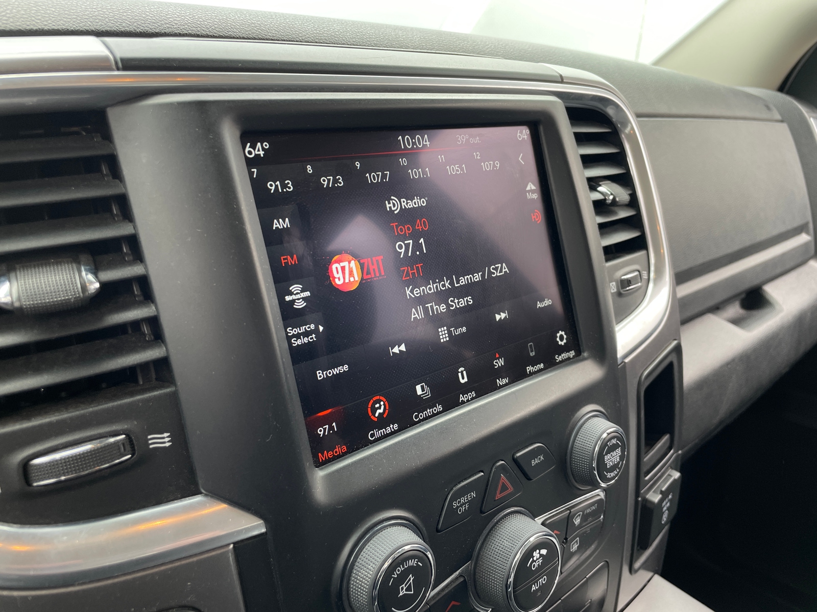 Thumbnail: 2023 RAM 1500 Classic - 4