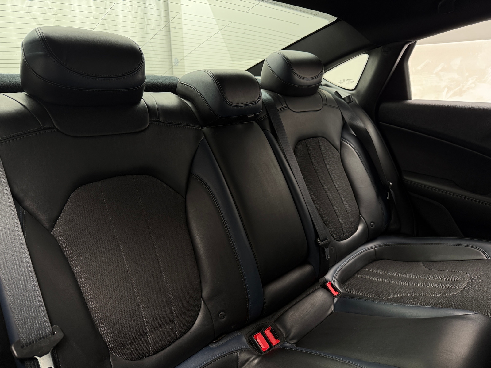 Thumbnail: 2016 Chrysler 200 - 6