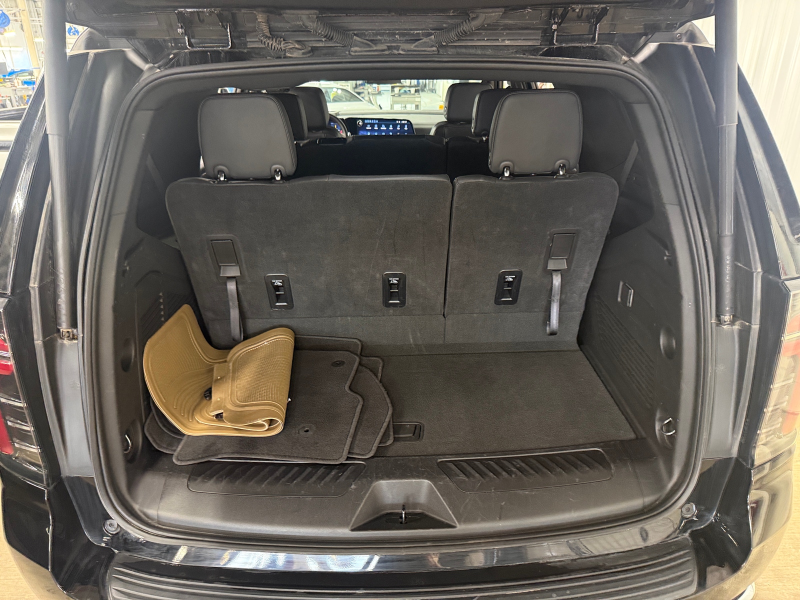 Thumbnail: 2025 Chevrolet Tahoe - 6