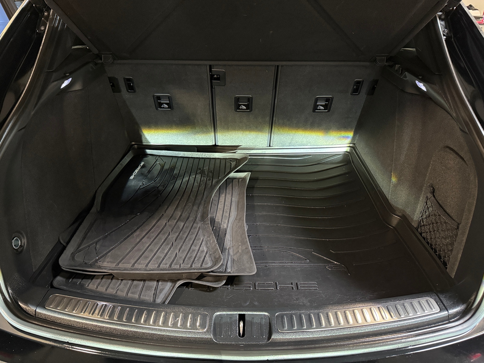 Thumbnail: 2024 Porsche Macan - 6