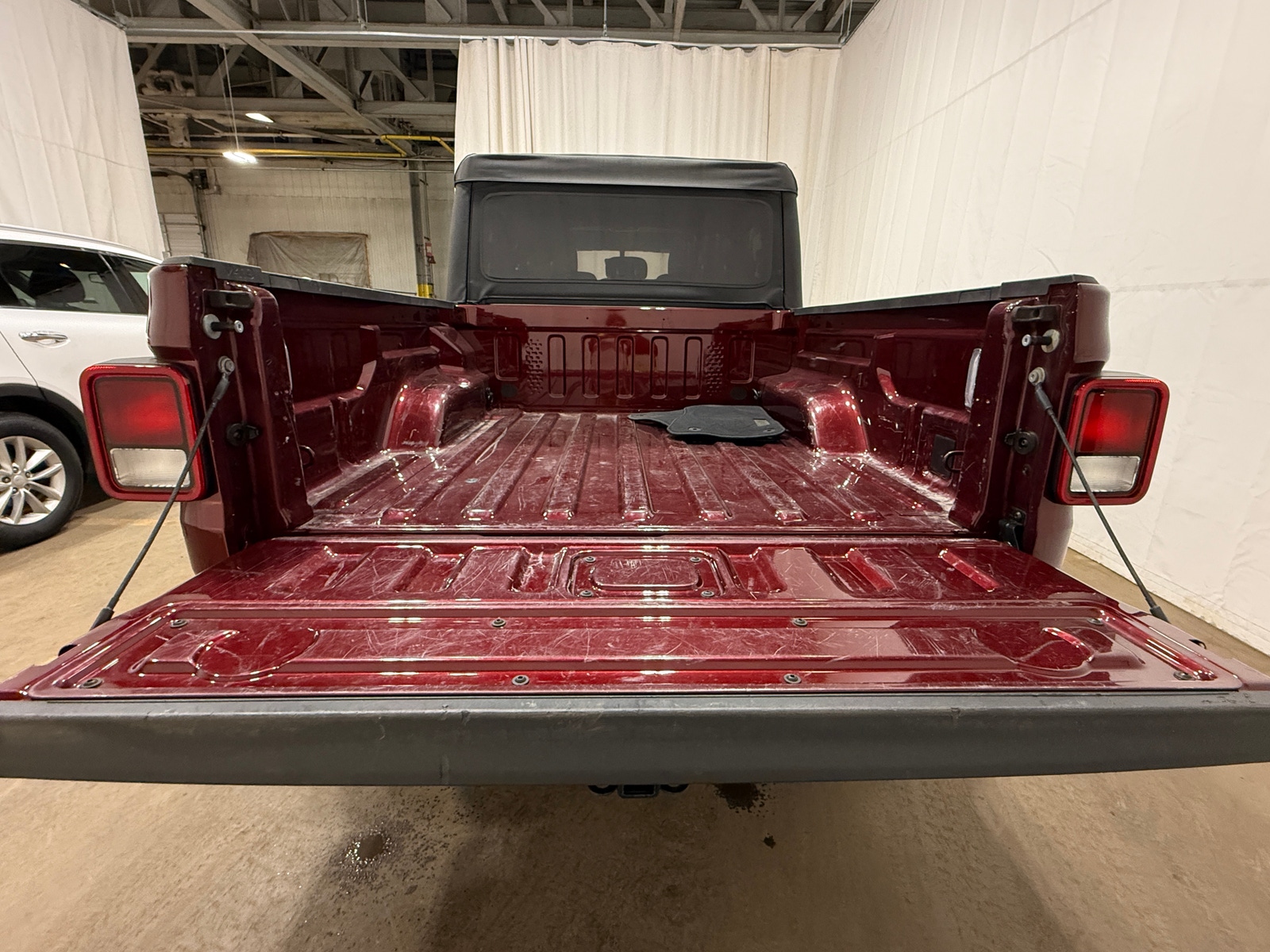 Thumbnail: 2022 Jeep Gladiator - 7