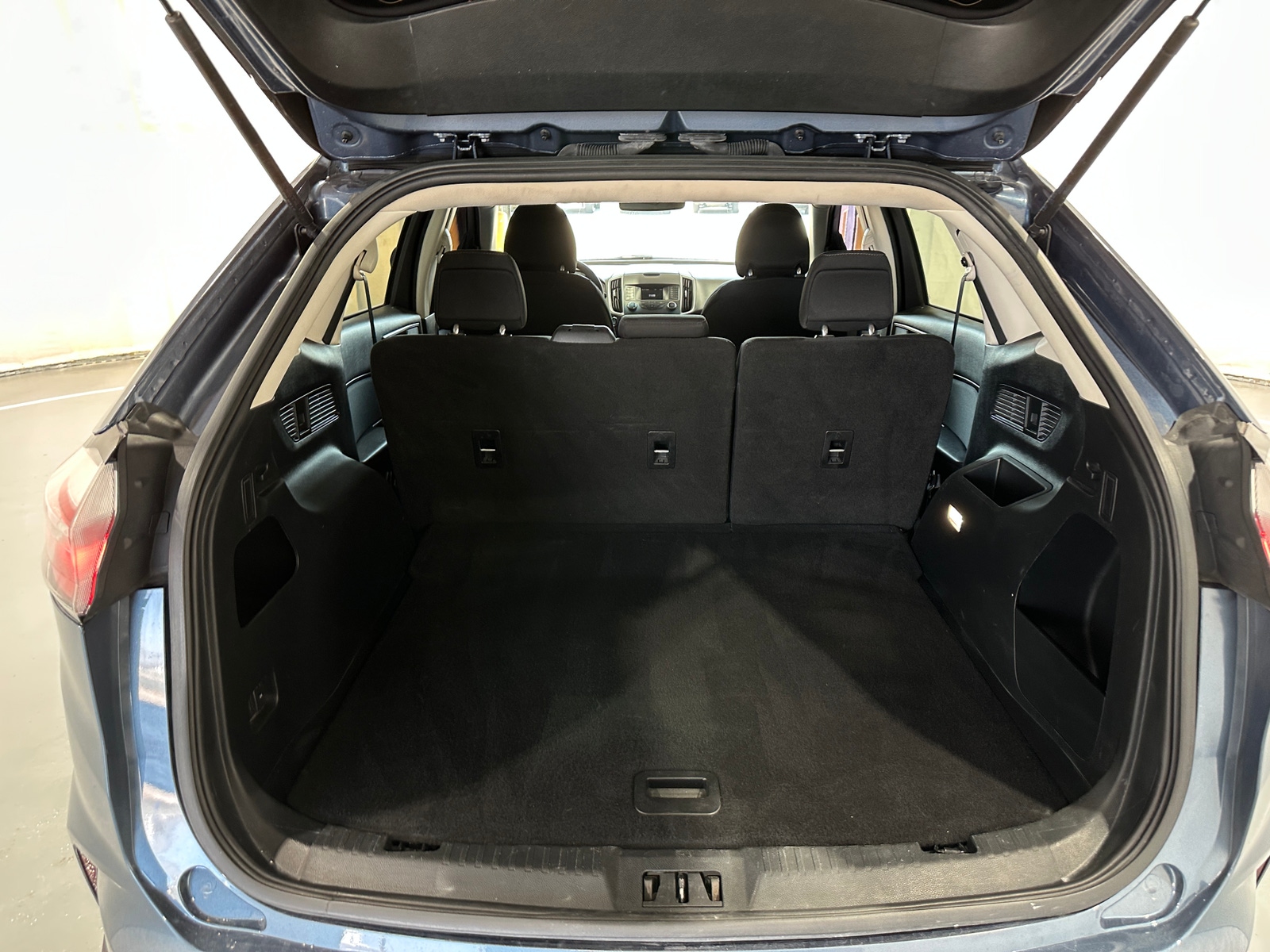 Thumbnail: 2019 Ford Edge - 7