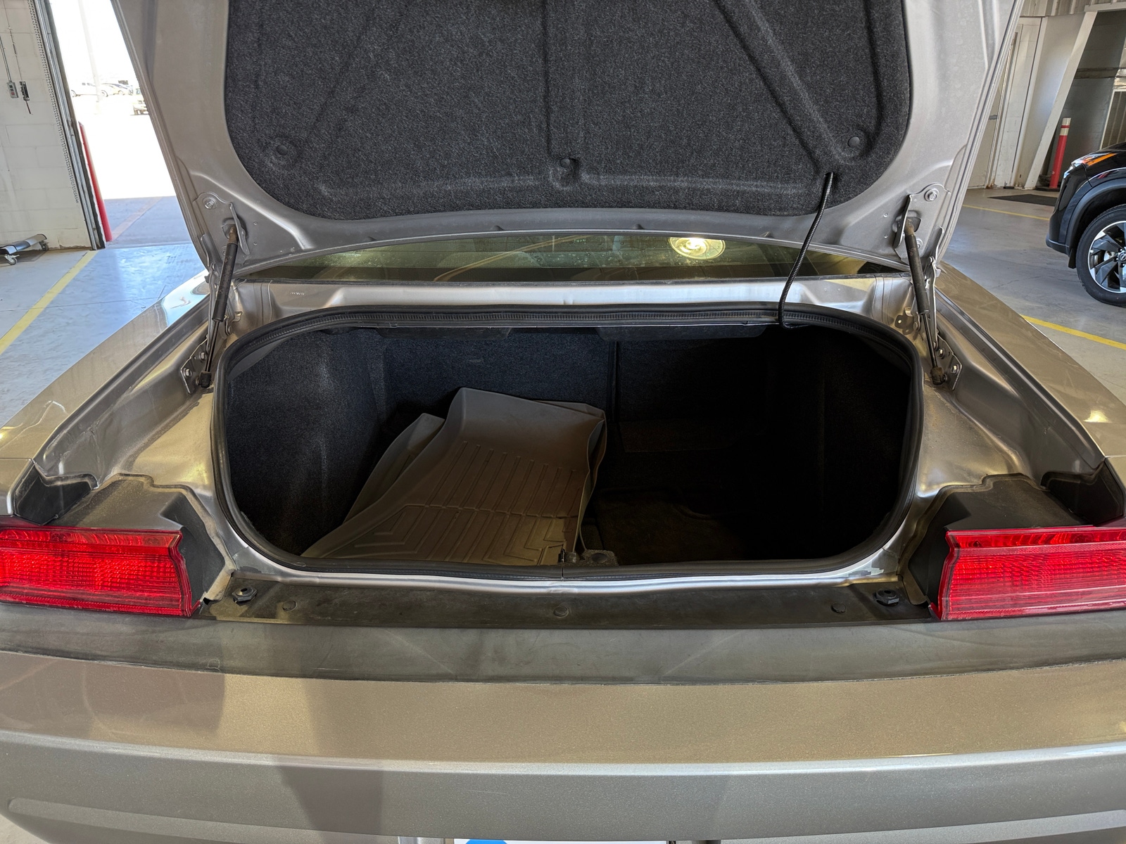 Thumbnail: 2014 Dodge Challenger - 5