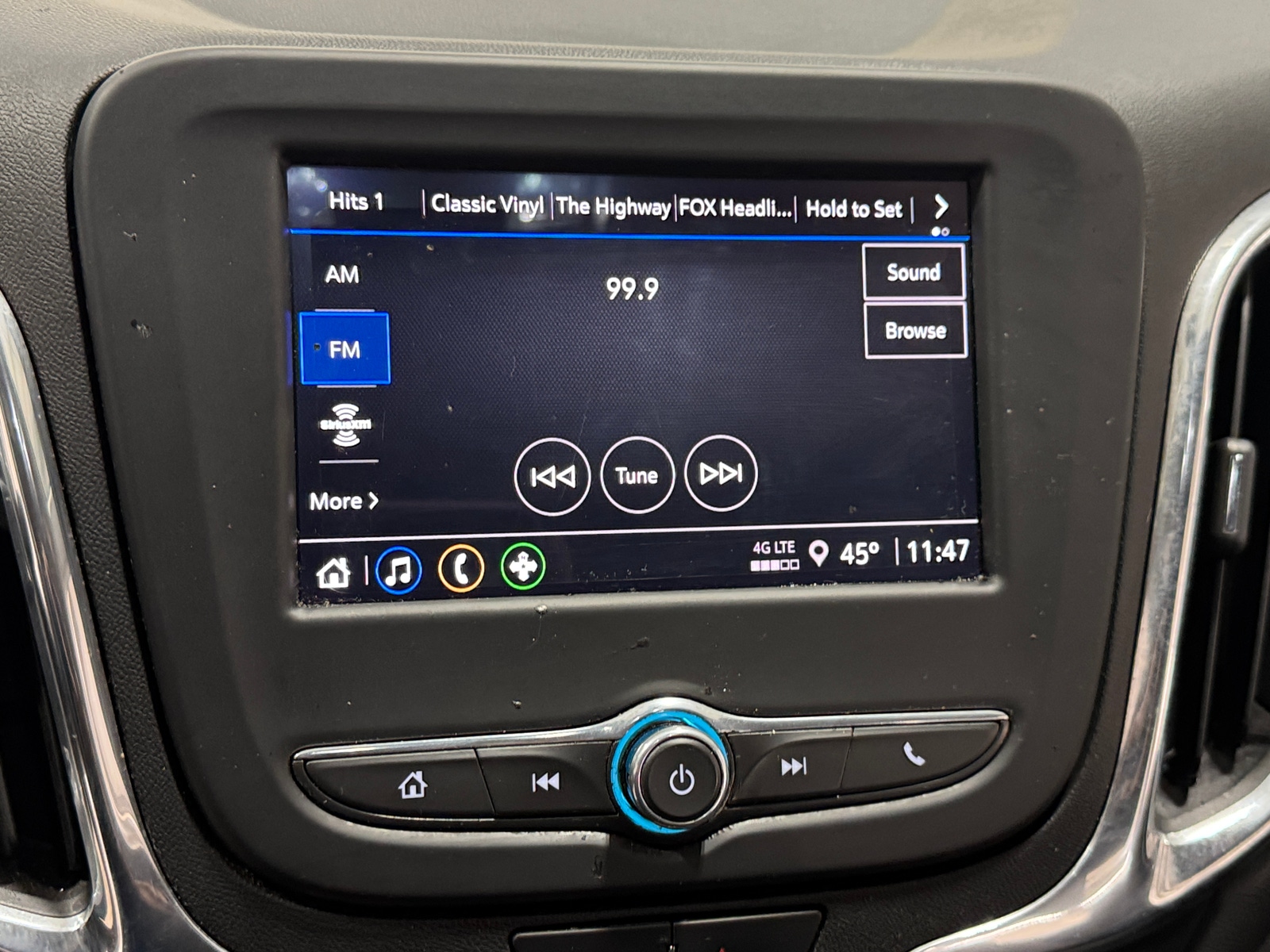 Thumbnail: 2023 Chevrolet Equinox - 4