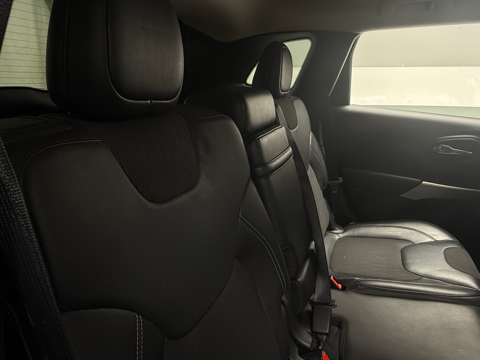 Thumbnail: 2018 Jeep Cherokee - 6