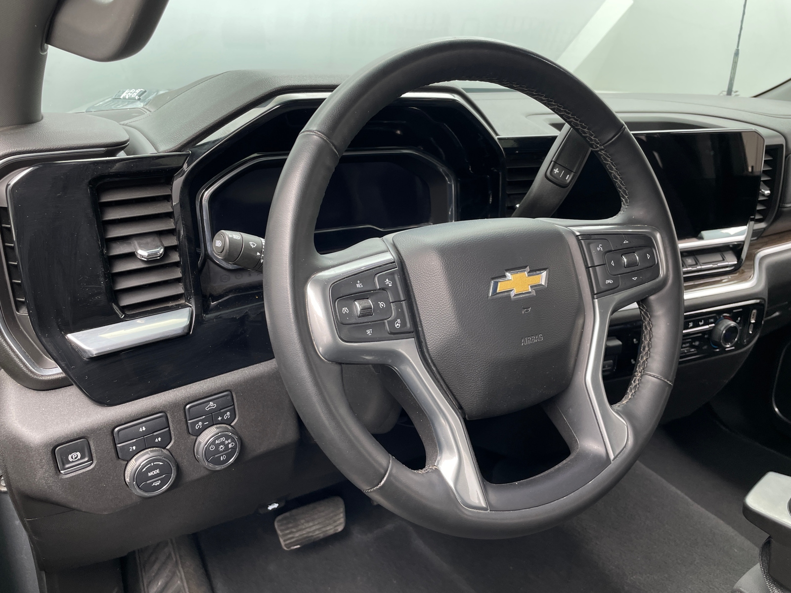 Thumbnail: 2025 Chevrolet Silverado 2500 - 5
