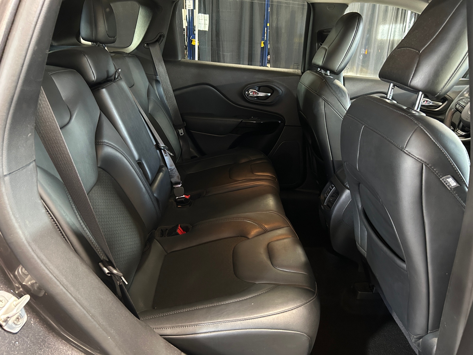 Thumbnail: 2021 Jeep Cherokee - 5