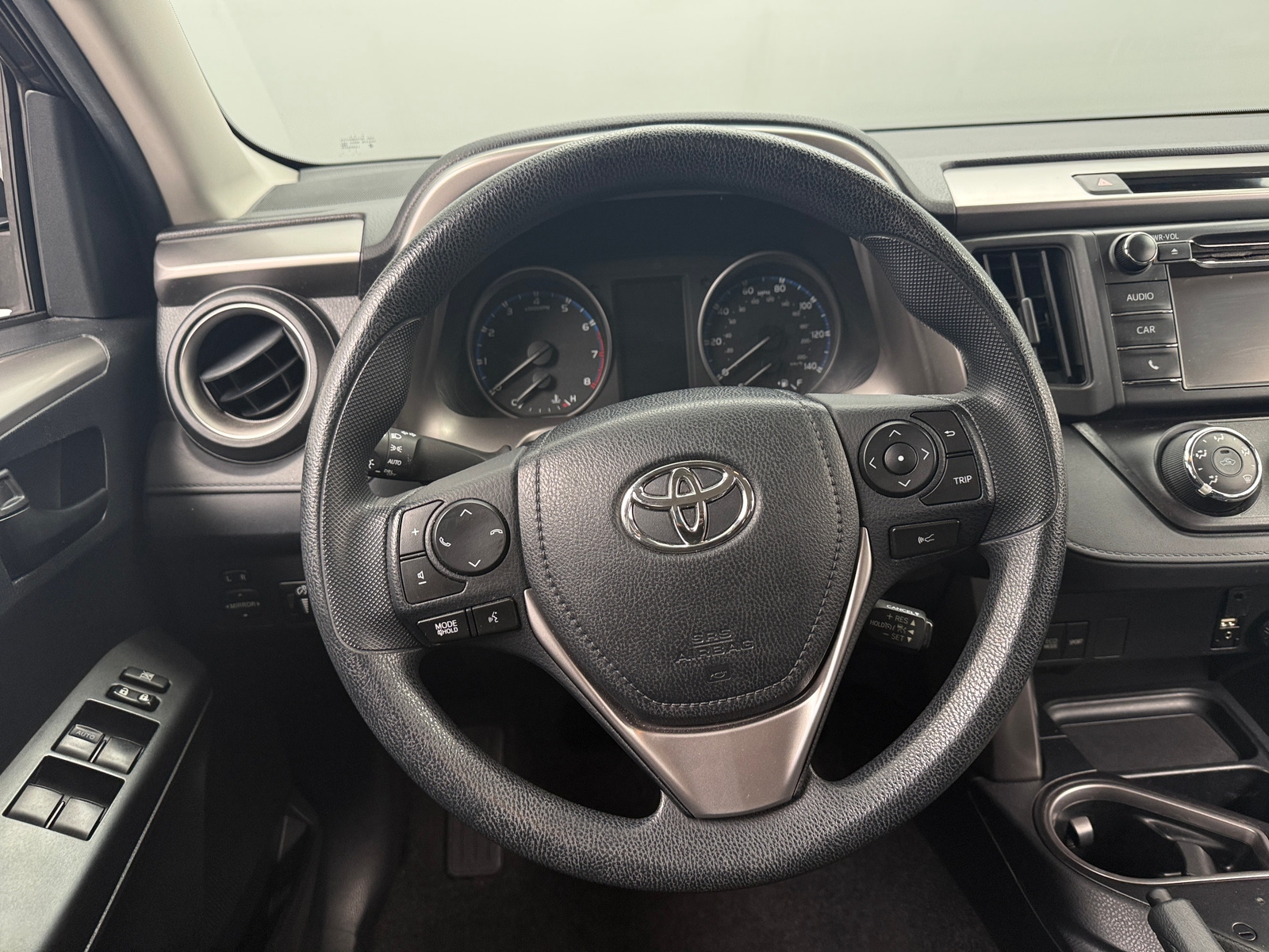 Thumbnail: 2017 Toyota RAV4 - 5