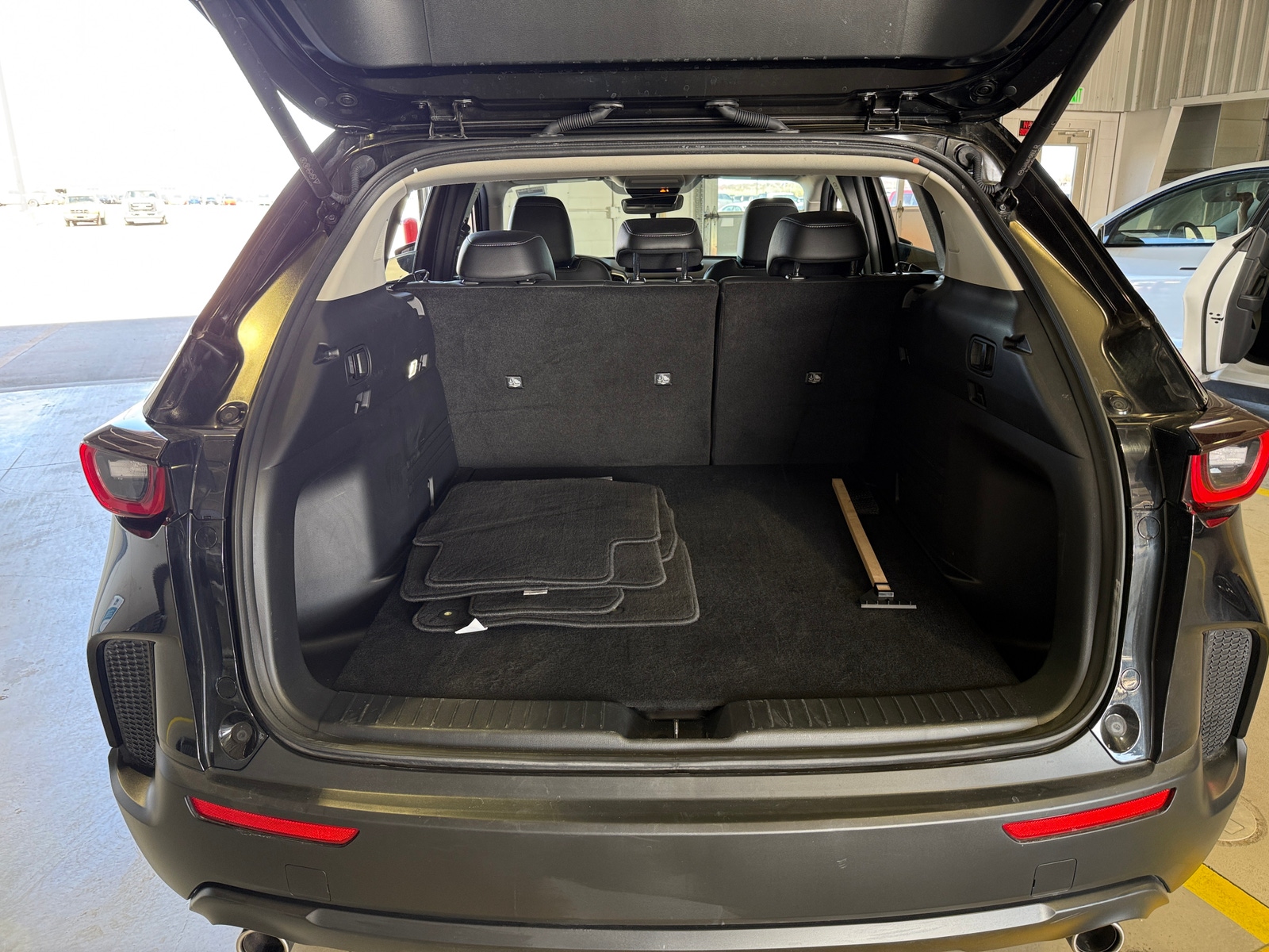 Thumbnail: 2025 Mazda CX-50 - 6