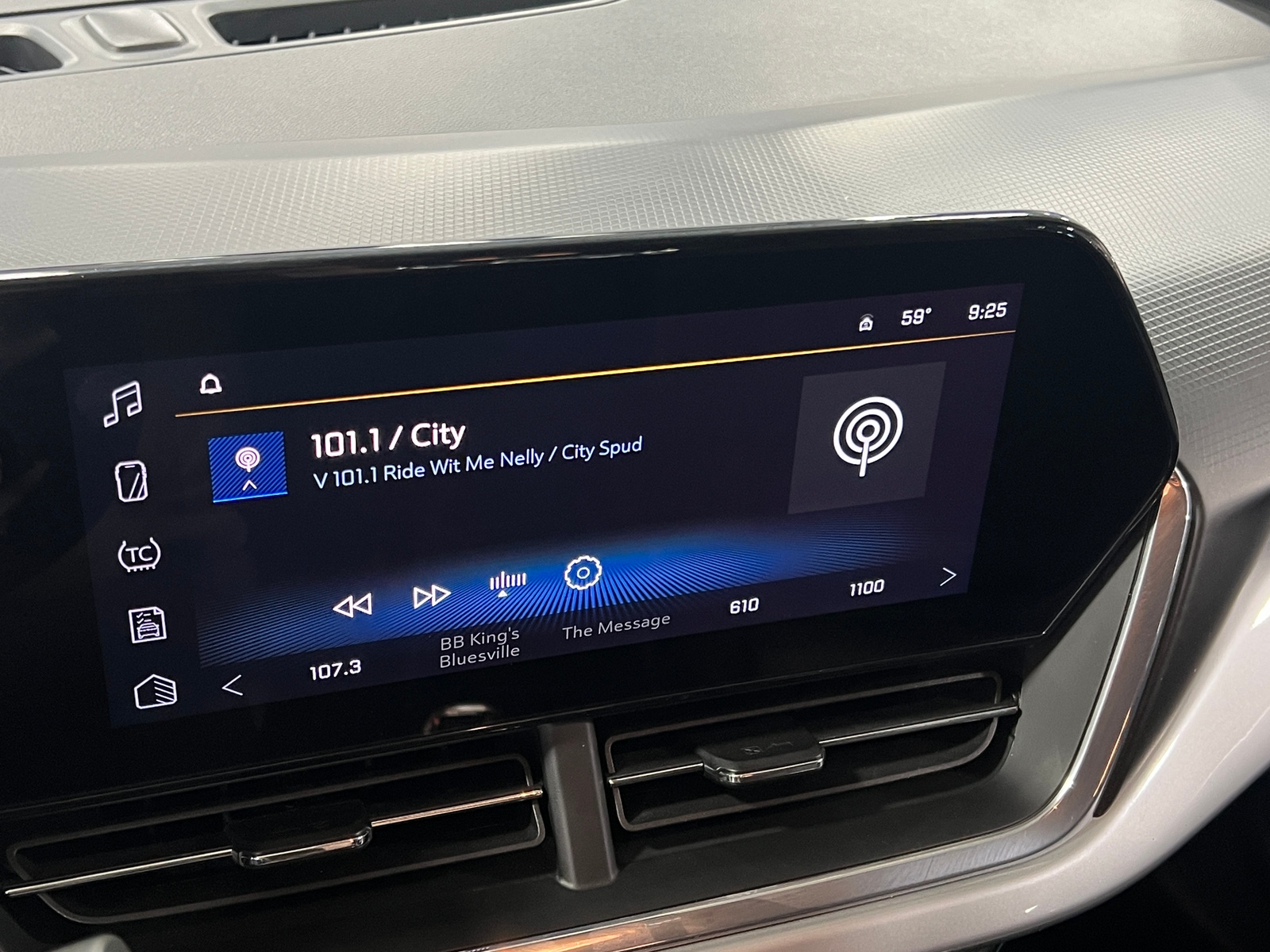 Thumbnail: 2025 Chevrolet Trax - 4