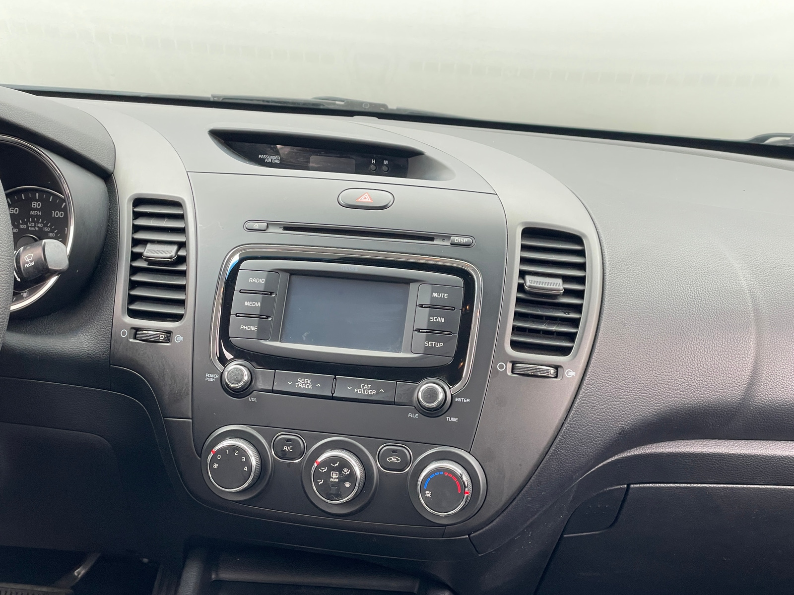 Thumbnail: 2017 Kia Forte - 4