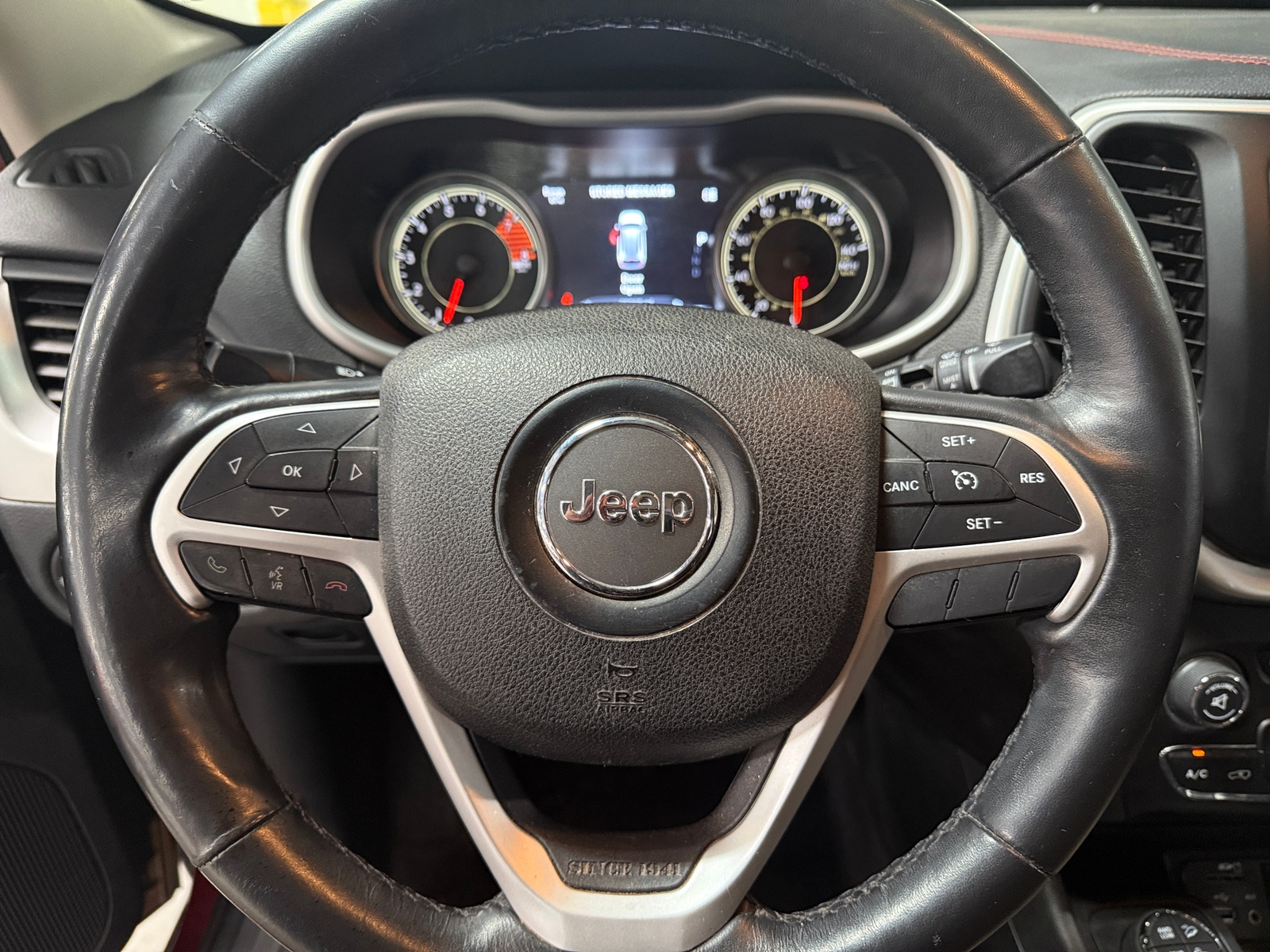 Thumbnail: 2016 Jeep Cherokee - 5