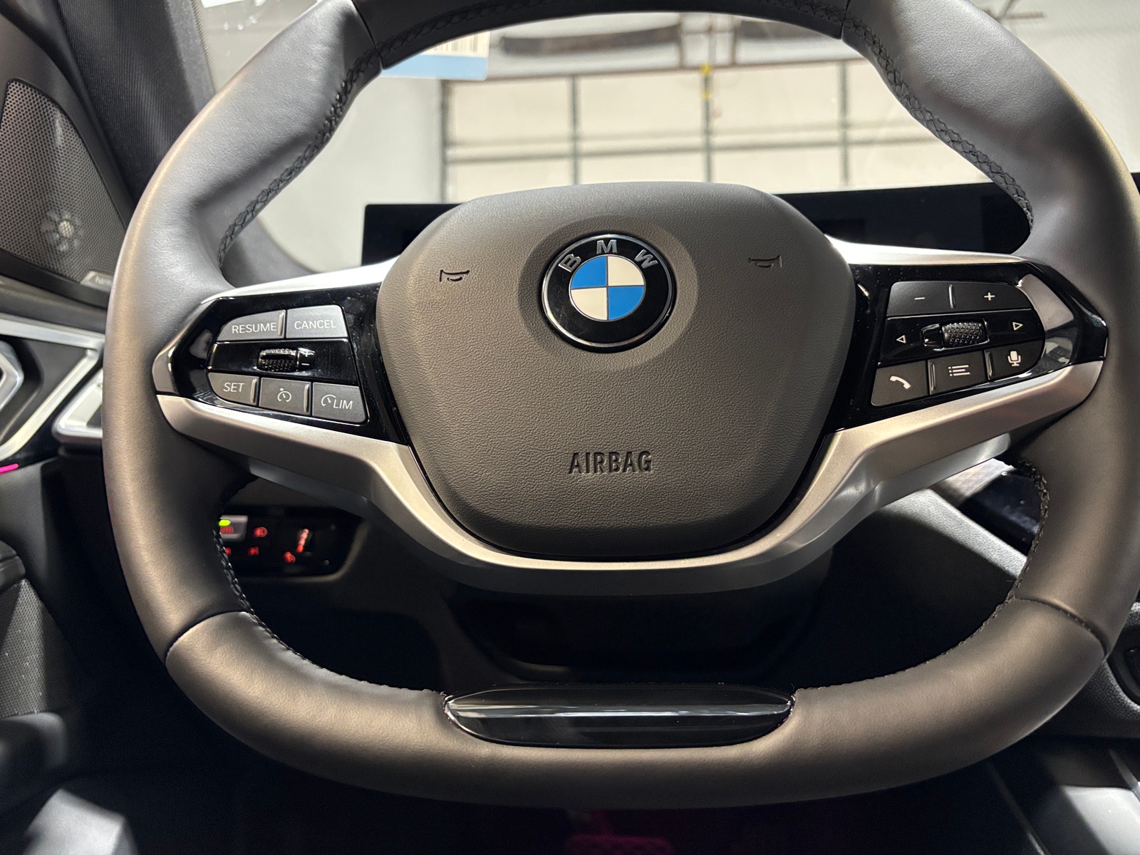 Thumbnail: 2025 BMW 4 Series - 4