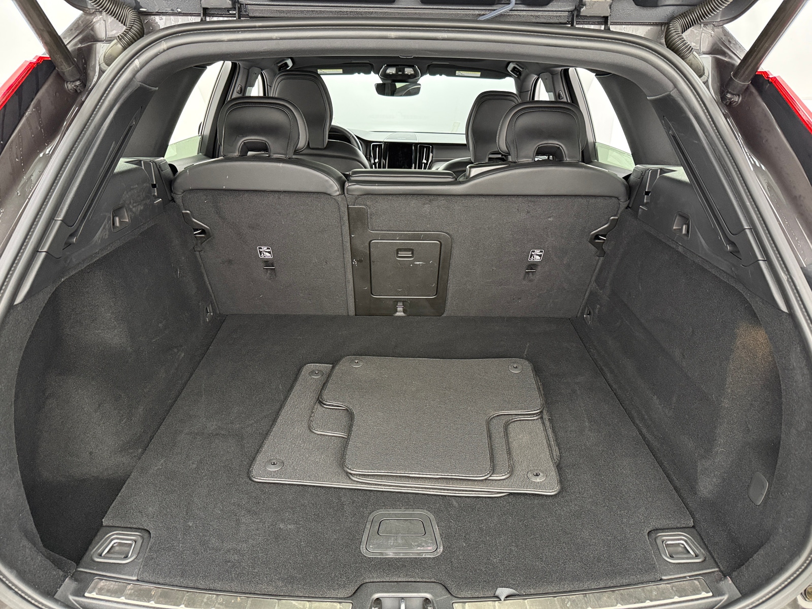 Thumbnail: 2022 Volvo XC60 - 6