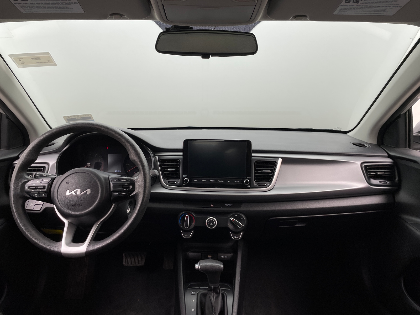 Thumbnail: 2023 Kia Rio - 3