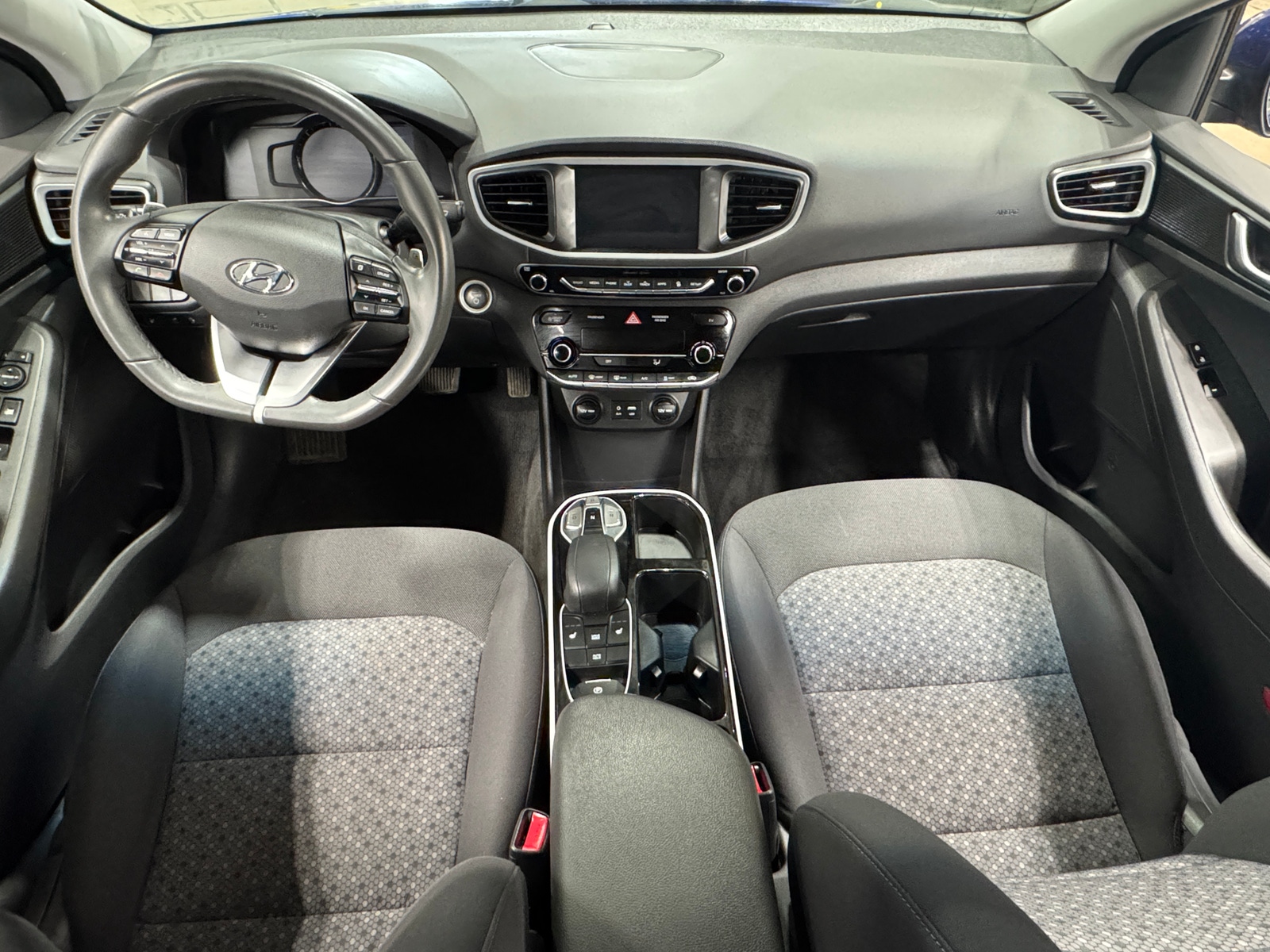 Thumbnail: 2019 Hyundai Ioniq - 3