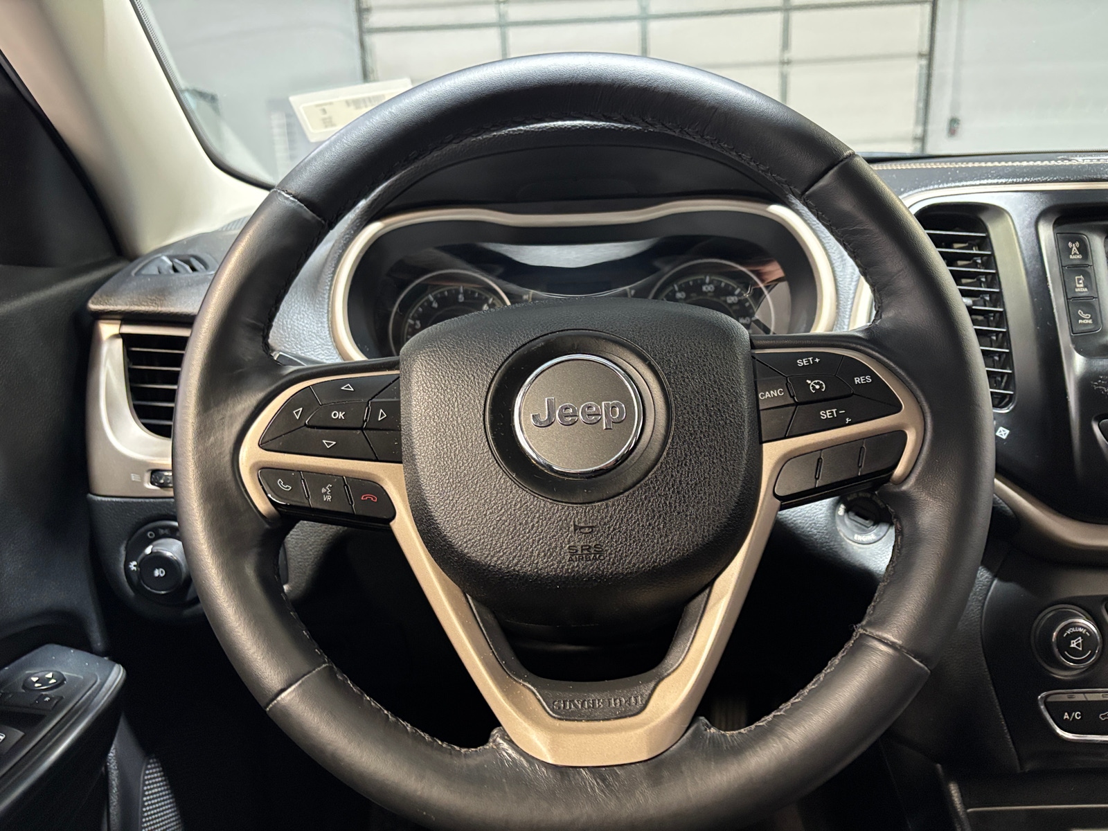 Thumbnail: 2016 Jeep Cherokee - 5